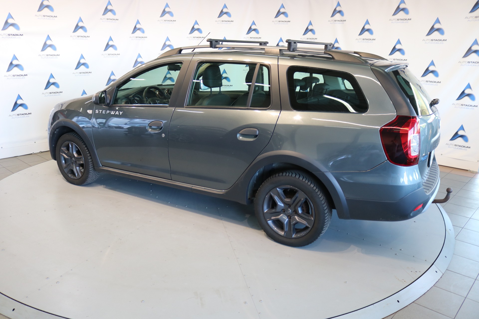 DACIA Logan MCV 0.9 Stepway Automatic-image-19