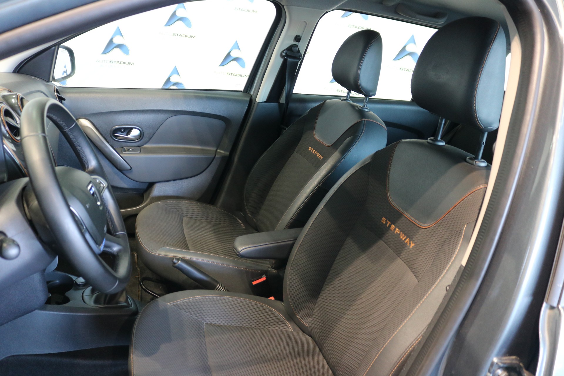 DACIA Logan MCV 0.9 Stepway Automatic-image-4