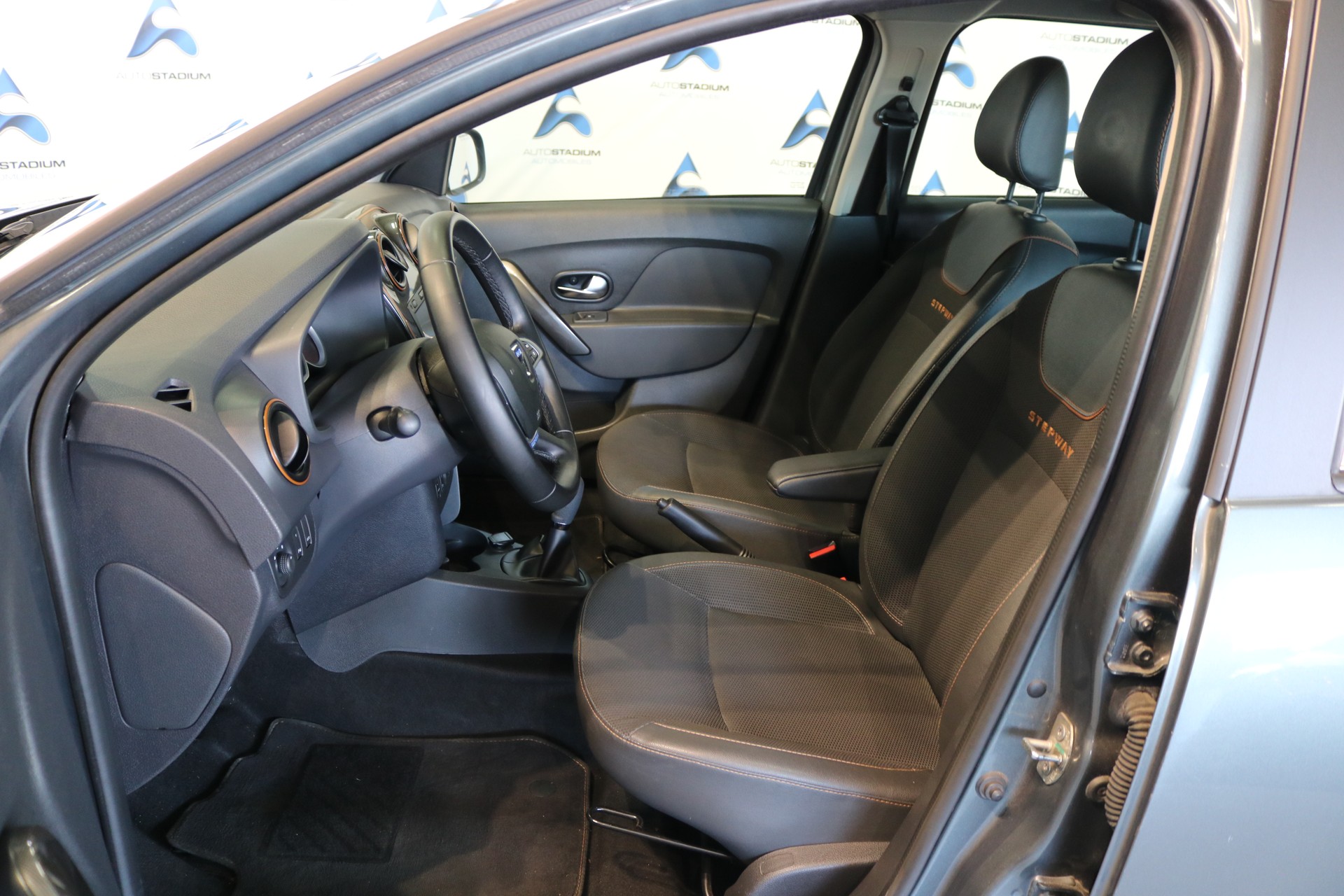 DACIA Logan MCV 0.9 Stepway Automatic-image-3