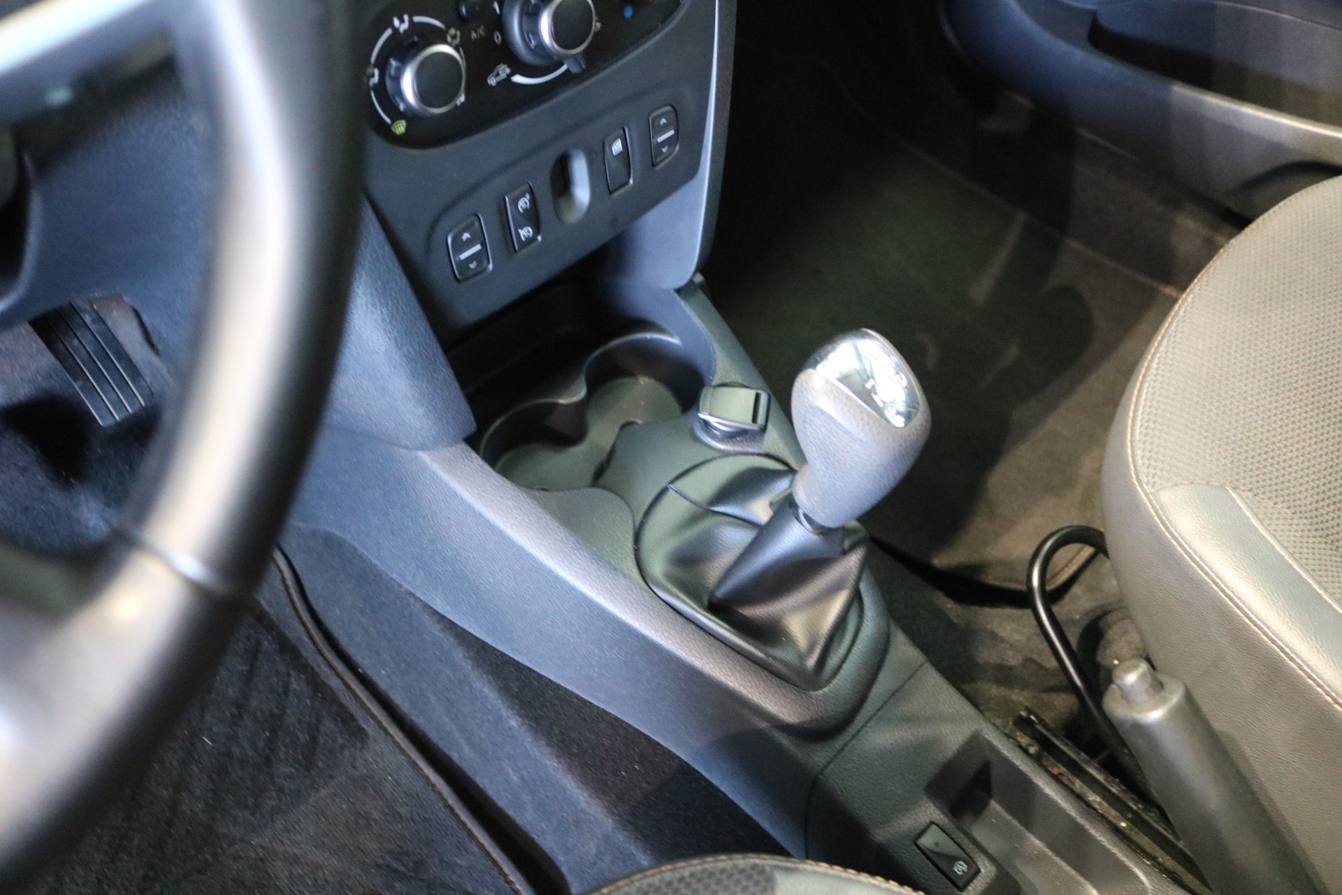 DACIA Logan MCV 0.9 Stepway Automatic-image-39