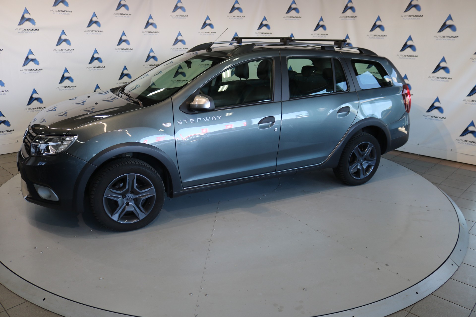 DACIA Logan MCV 0.9 Stepway Automatic-image-16