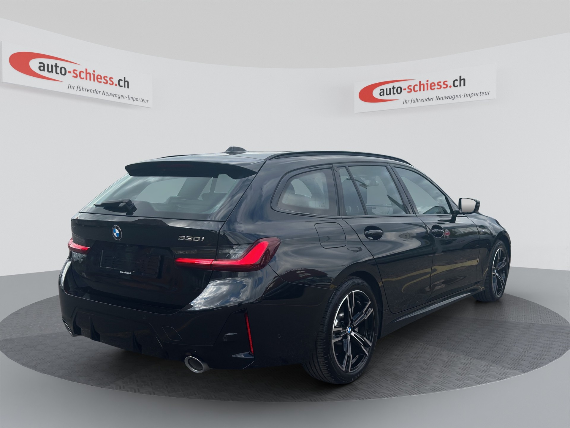 BMW 330i M Sport Touring xDrive Steptronic-image-4
