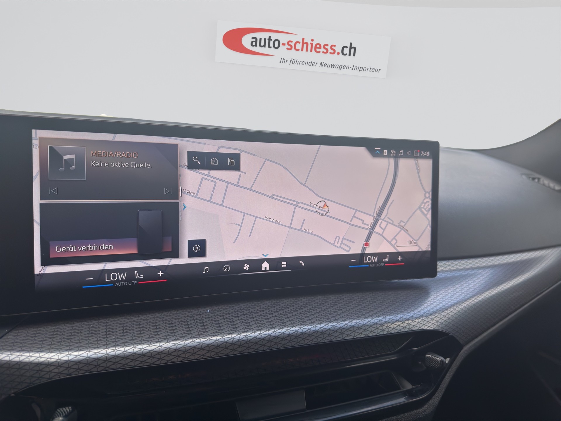 BMW 330i M Sport Touring xDrive Steptronic-image-11