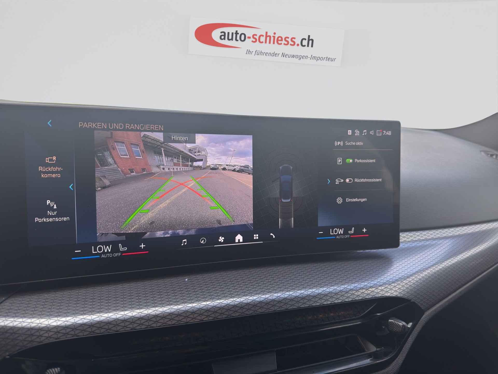 BMW 330i M Sport Touring xDrive Steptronic-image-12