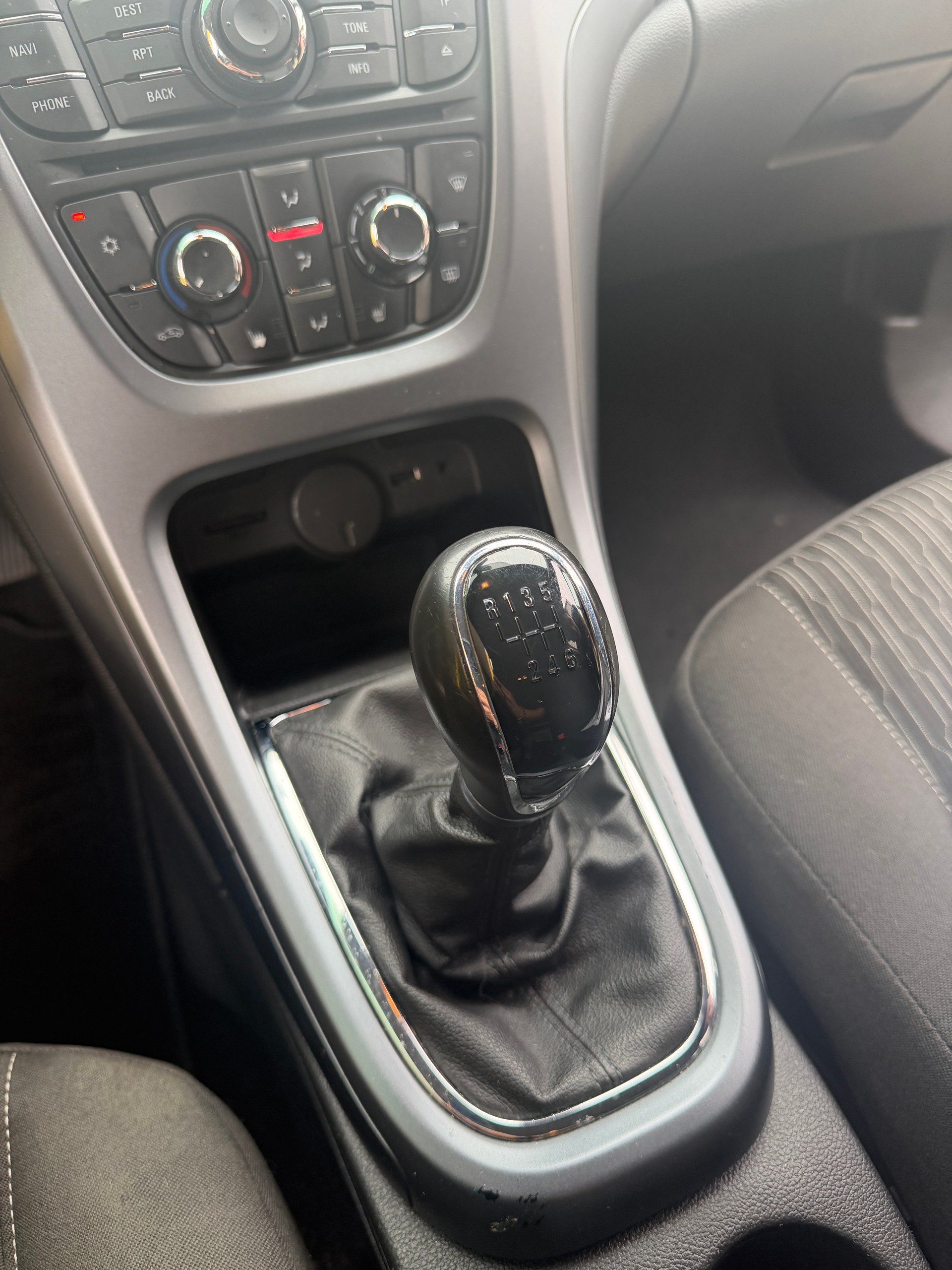 OPEL Astra 1.4i 16V Turbo Active Edition-image-11