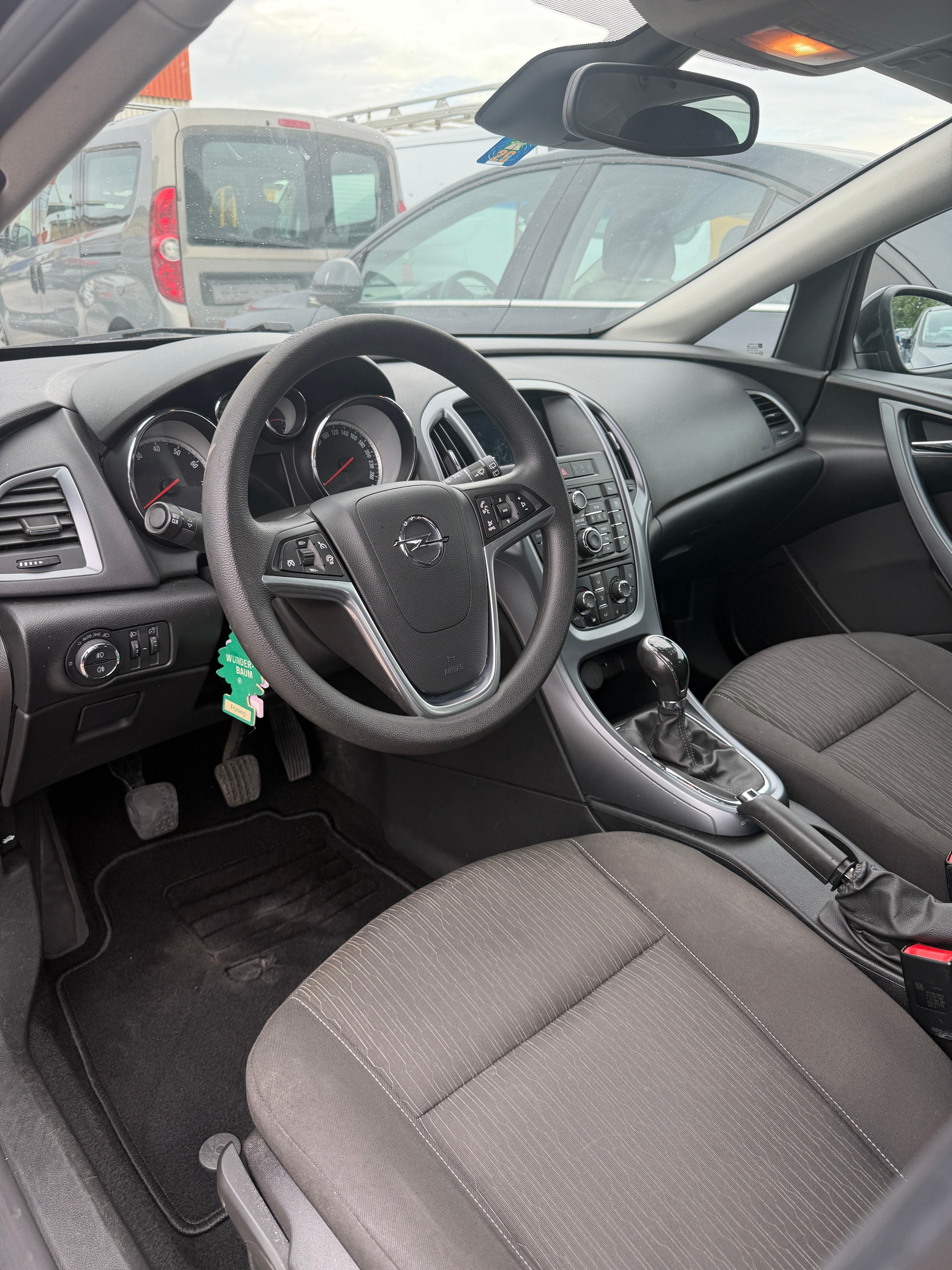 OPEL Astra 1.4i 16V Turbo Active Edition-image-8