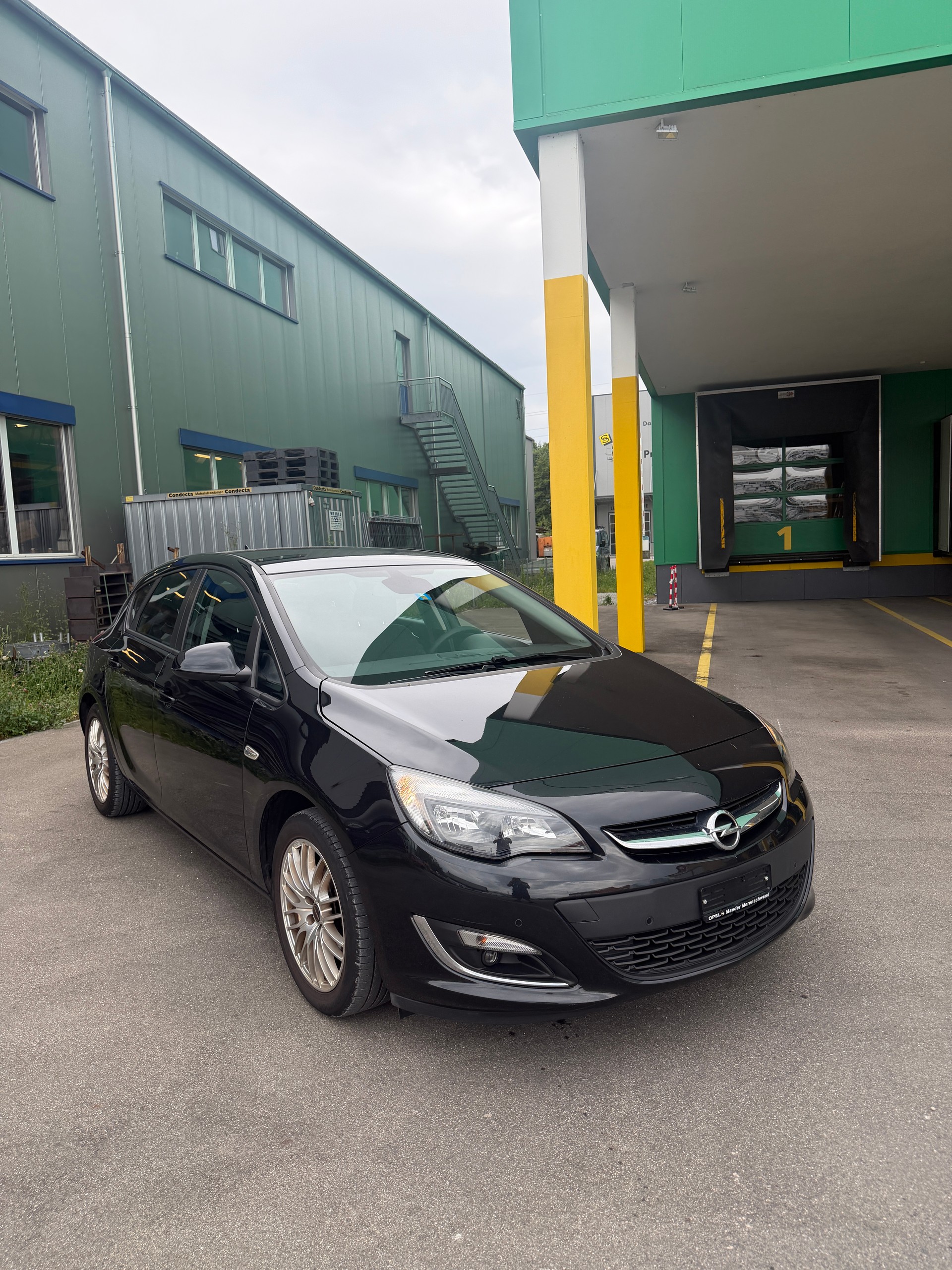 OPEL Astra 1.4i 16V Turbo Active Edition-image-0