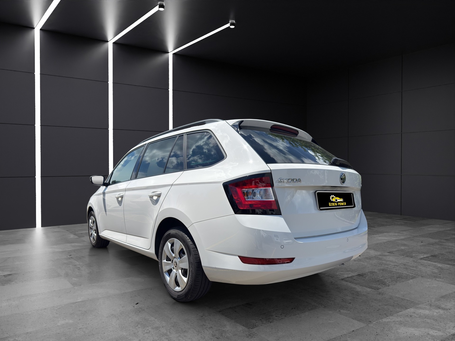 SKODA Fabia Combi 1.0 TSI Ambition-image-5