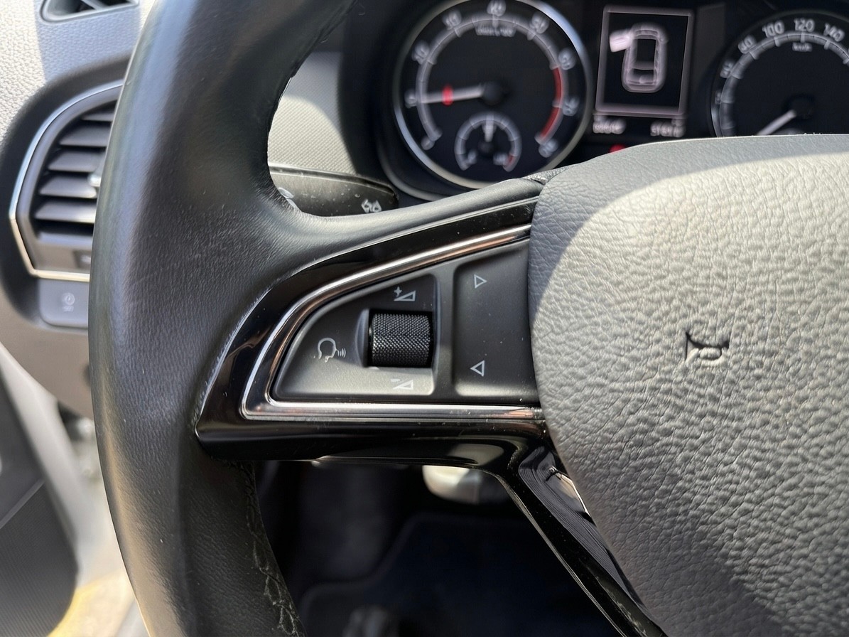 SKODA Fabia Combi 1.0 TSI Ambition-image-19