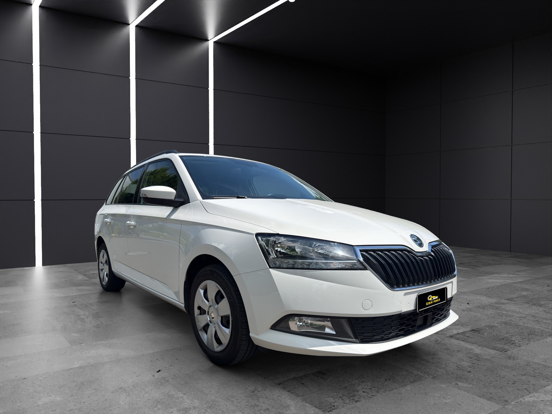 SKODA Fabia Combi 1.0 TSI Ambition-image-2
