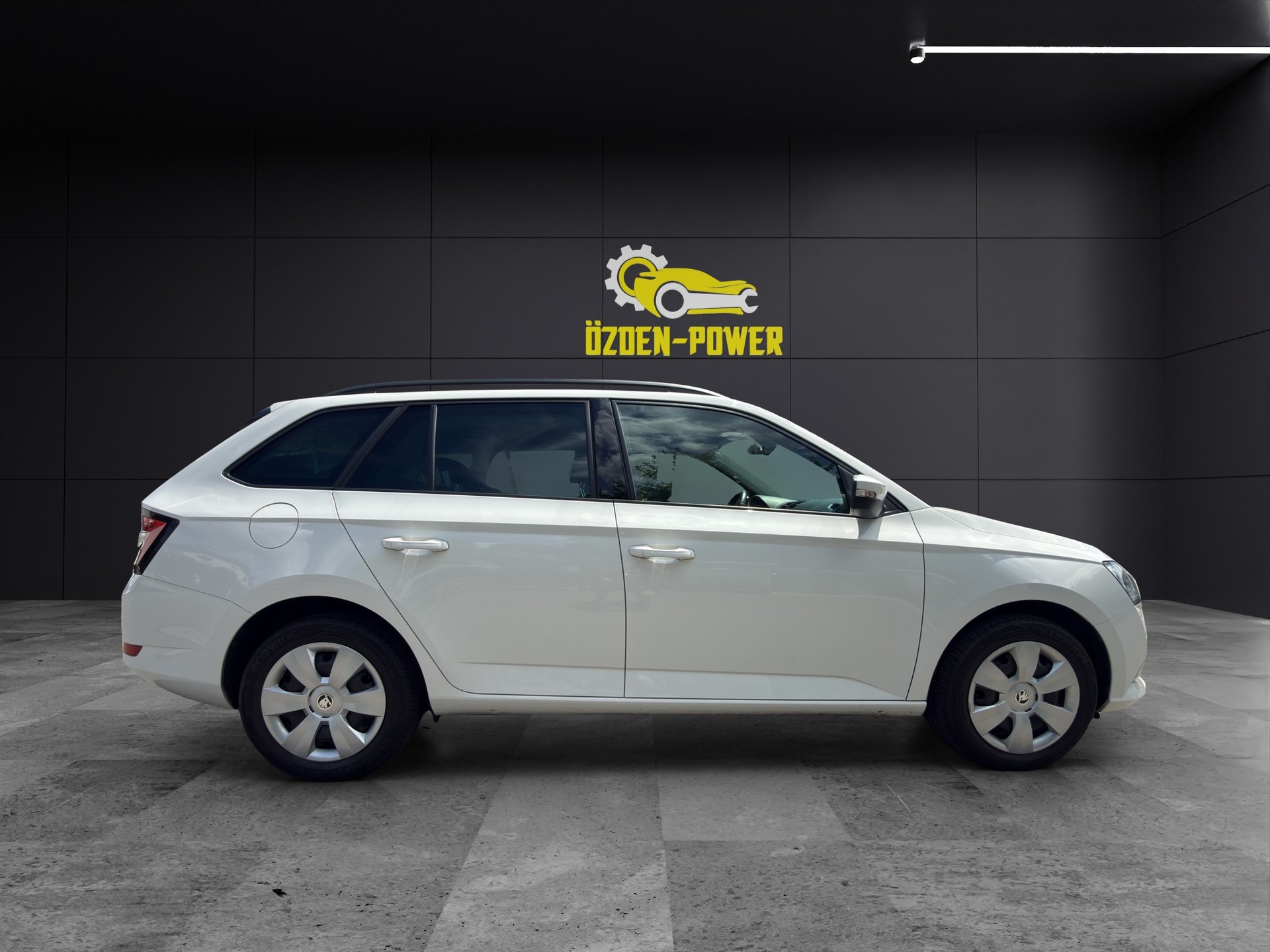 SKODA Fabia Combi 1.0 TSI Ambition-image-3