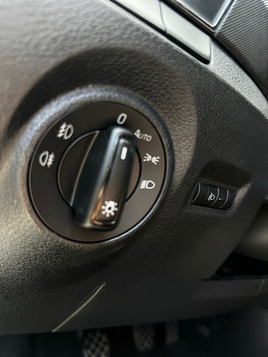 SKODA Fabia Combi 1.0 TSI Ambition-image-16