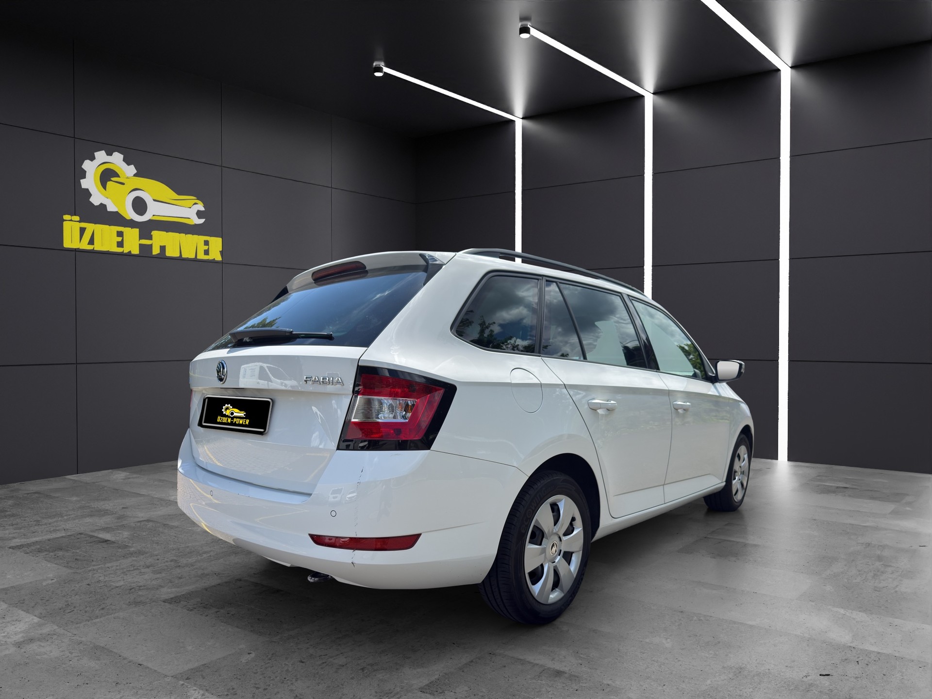 SKODA Fabia Combi 1.0 TSI Ambition-image-4