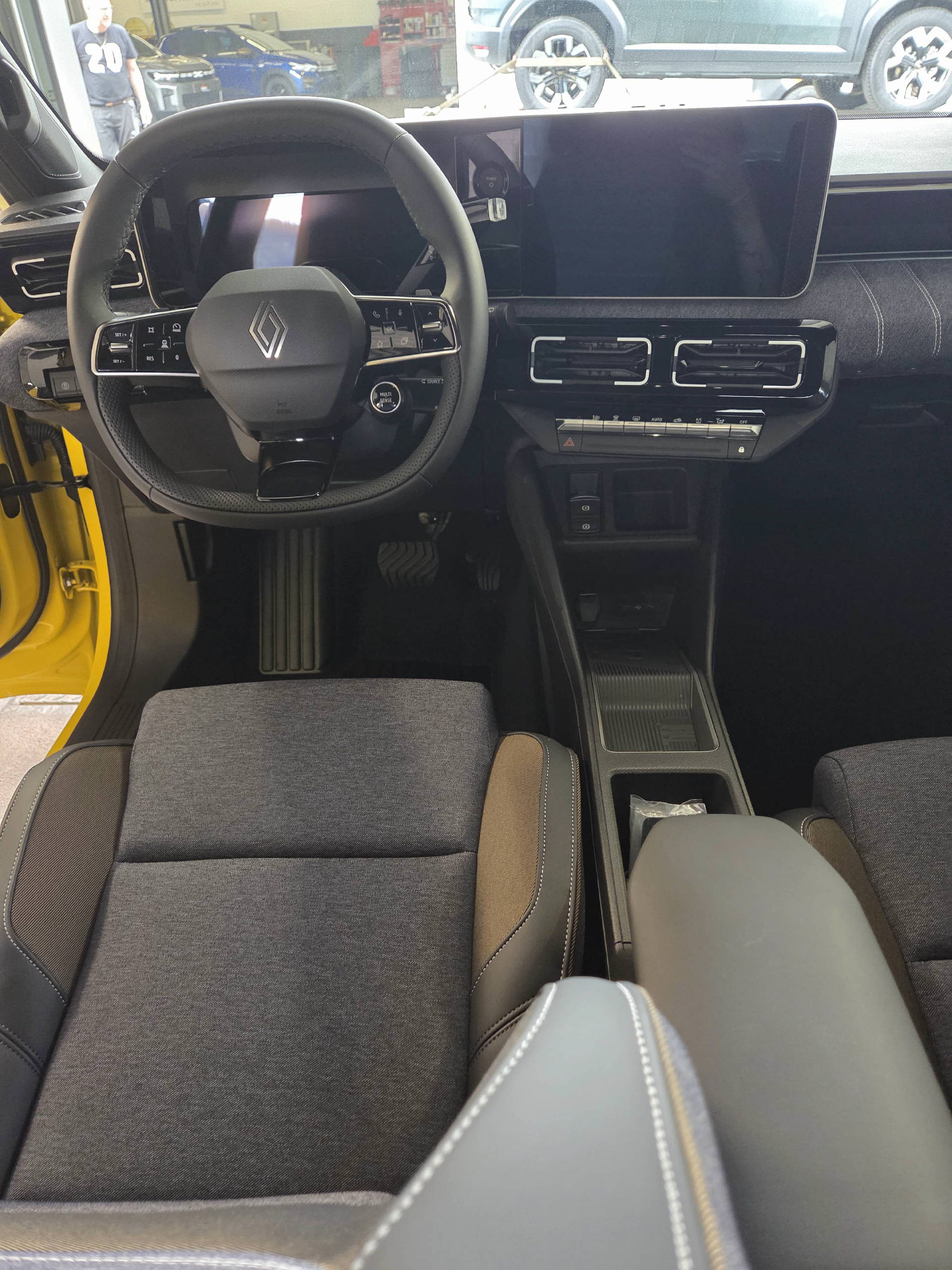 RENAULT R5 E-Tech Comfort Range techno-image-6