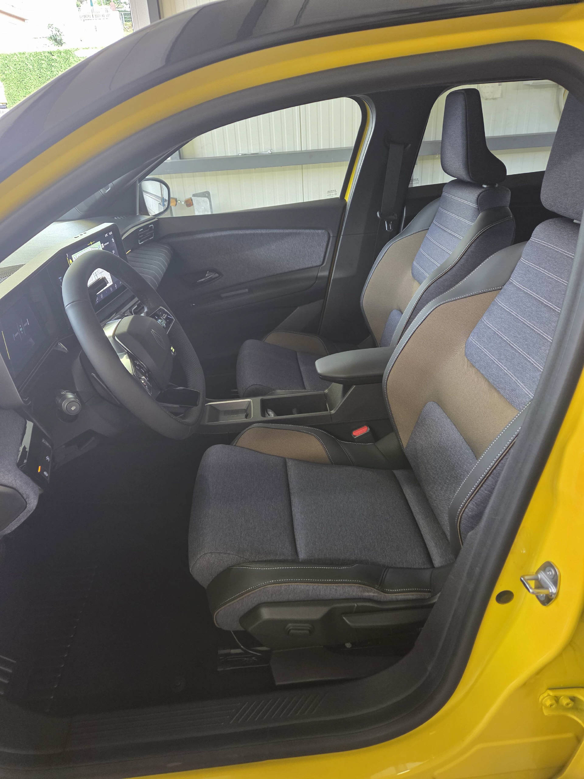 RENAULT R5 E-Tech Comfort Range techno-image-4