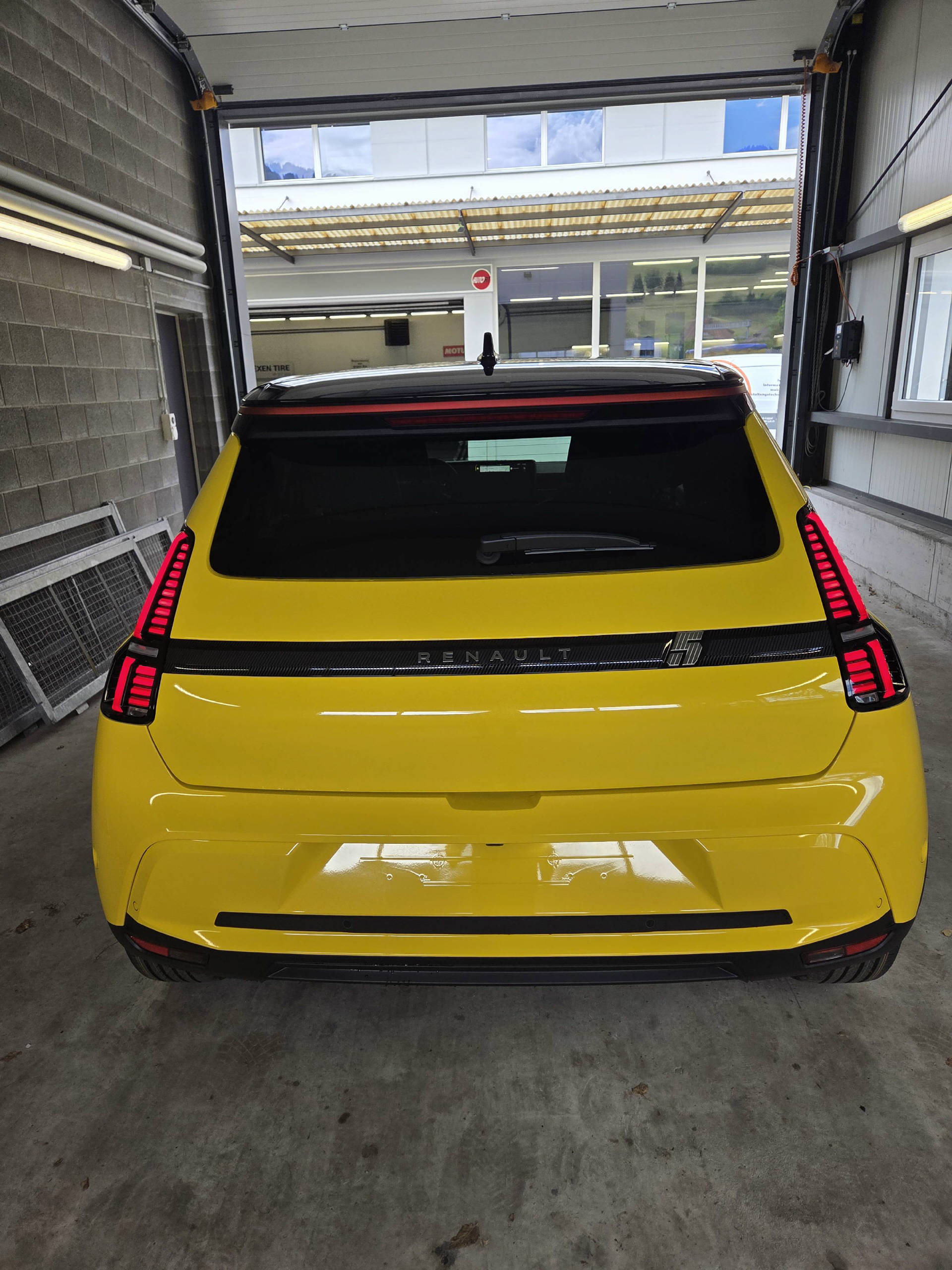 RENAULT R5 E-Tech Comfort Range techno-image-3
