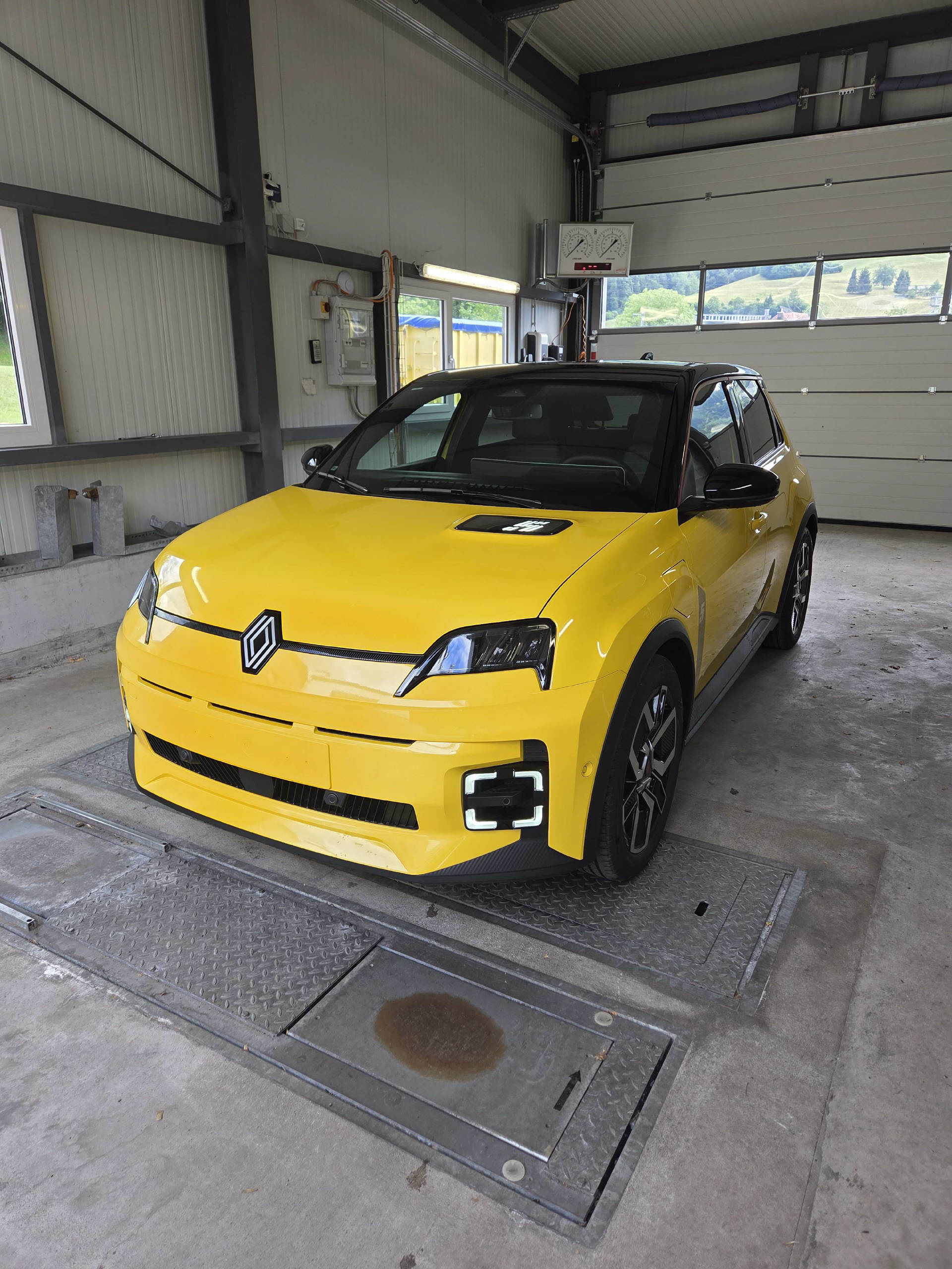 RENAULT R5 E-Tech Comfort Range techno-image-0