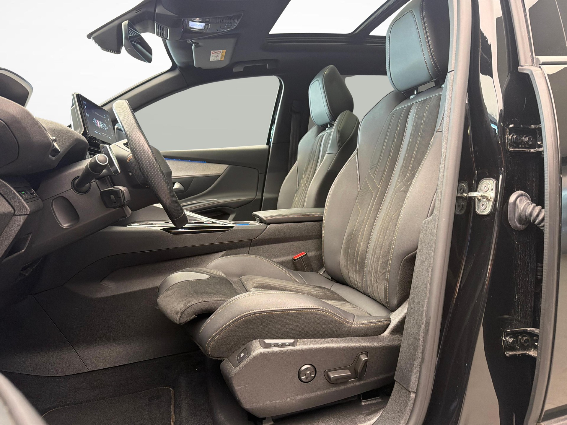 PEUGEOT 5008 1.2 PureTech GT-image-10