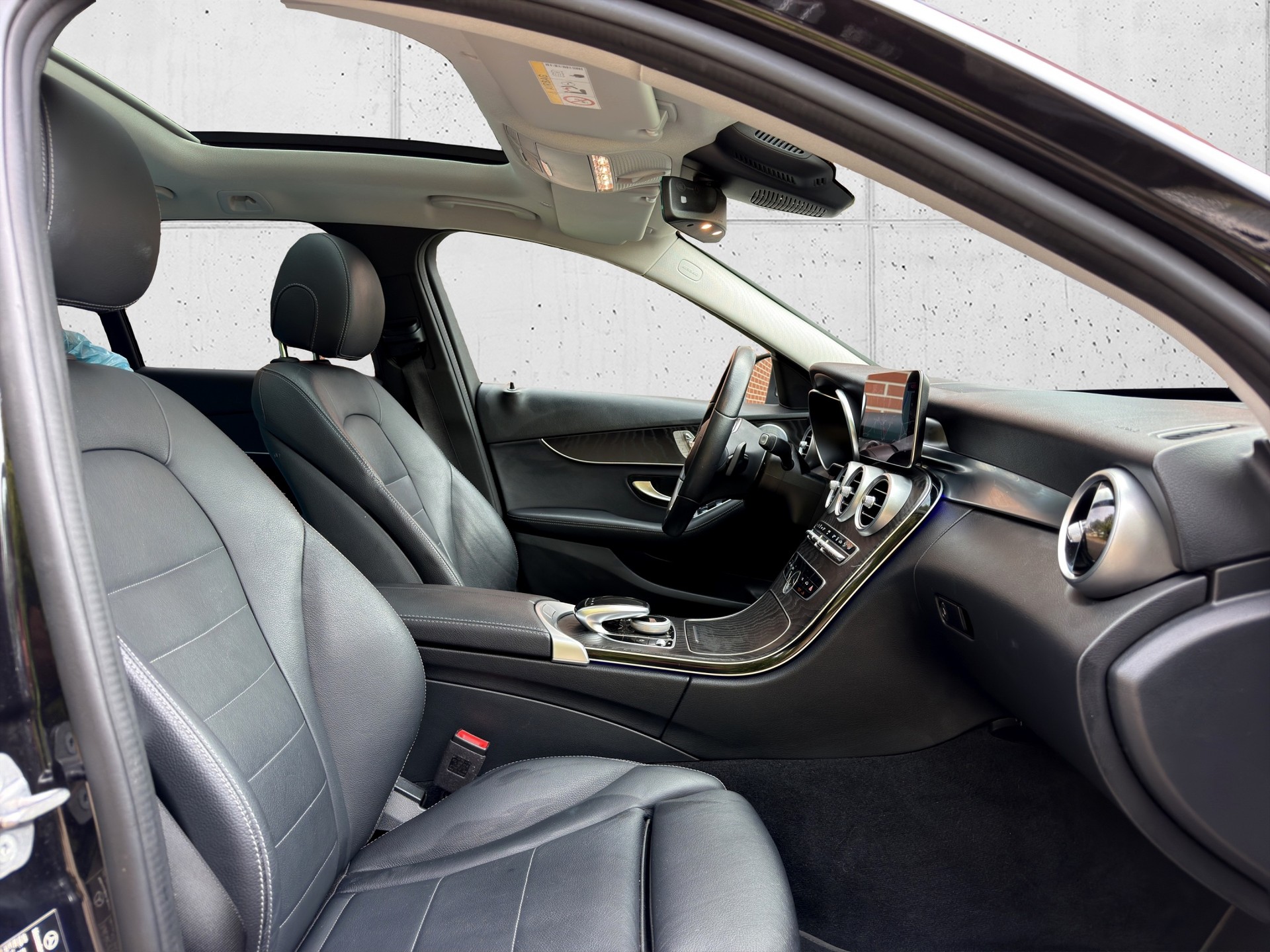MERCEDES-BENZ C 300 e T-Modell AMG Line 9G-Tronic-image-22