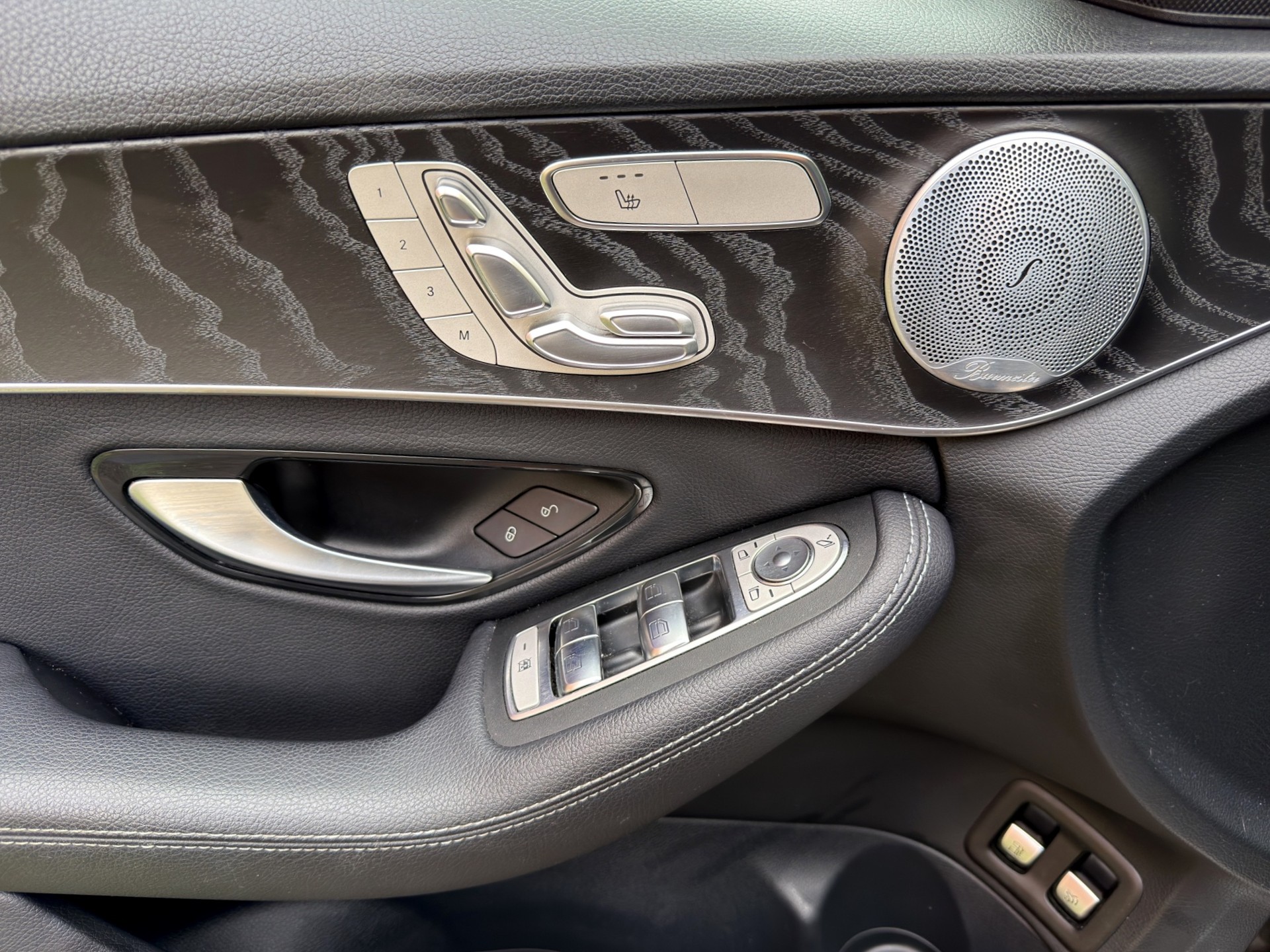 MERCEDES-BENZ C 300 e T-Modell AMG Line 9G-Tronic-image-26