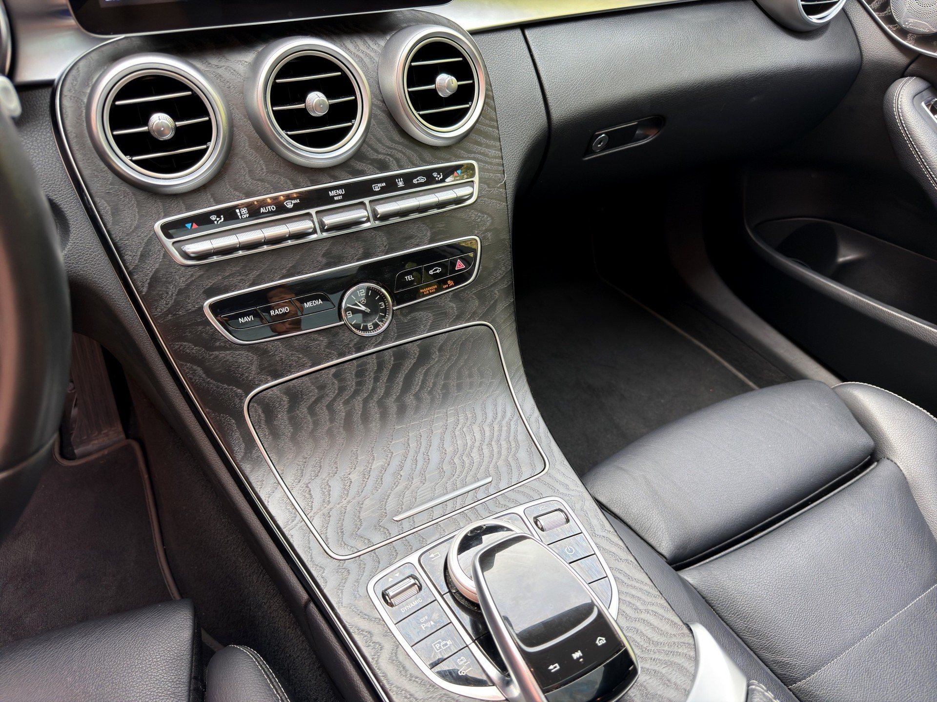 MERCEDES-BENZ C 300 e T-Modell AMG Line 9G-Tronic-image-21