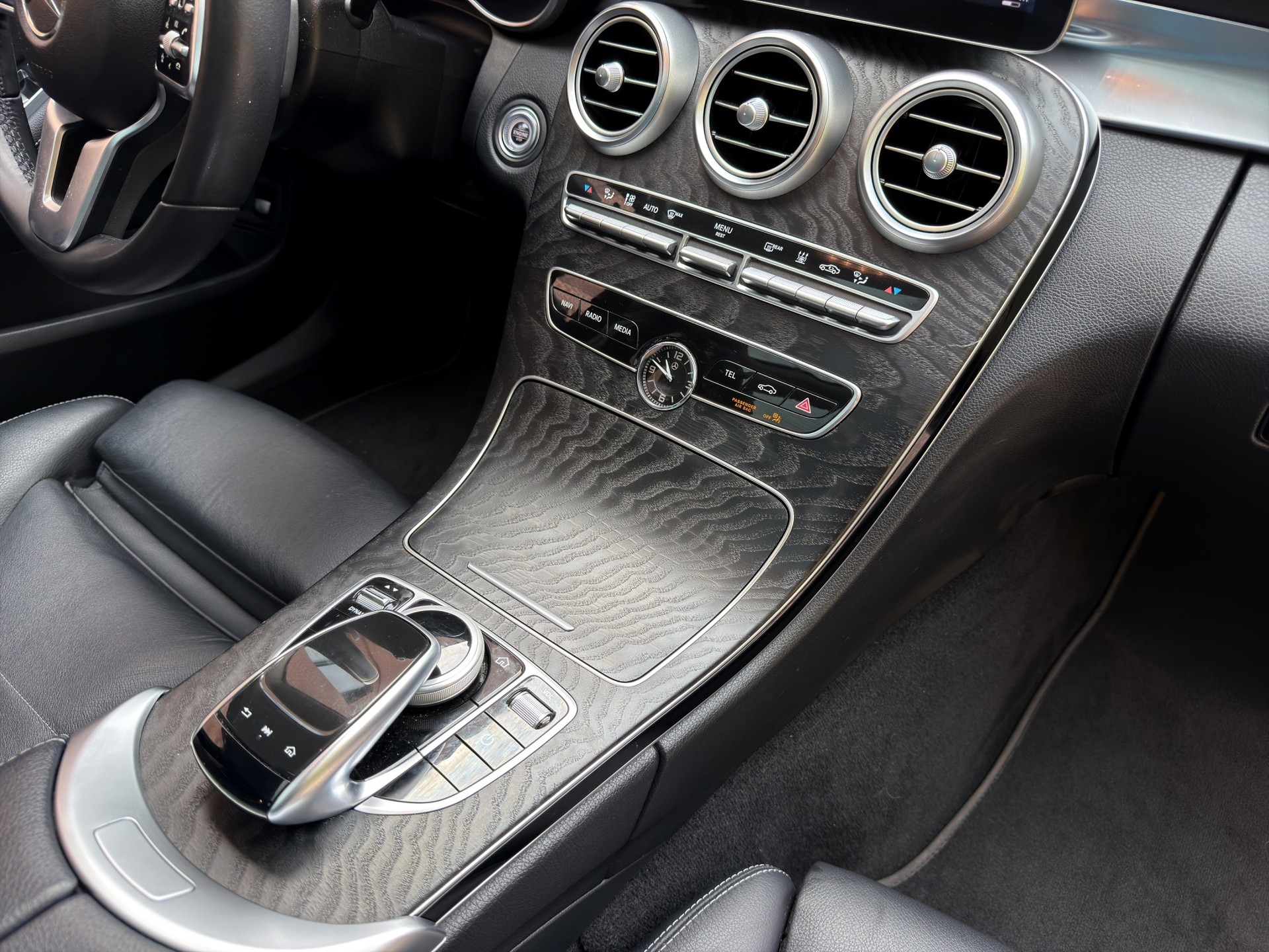 MERCEDES-BENZ C 300 e T-Modell AMG Line 9G-Tronic-image-24