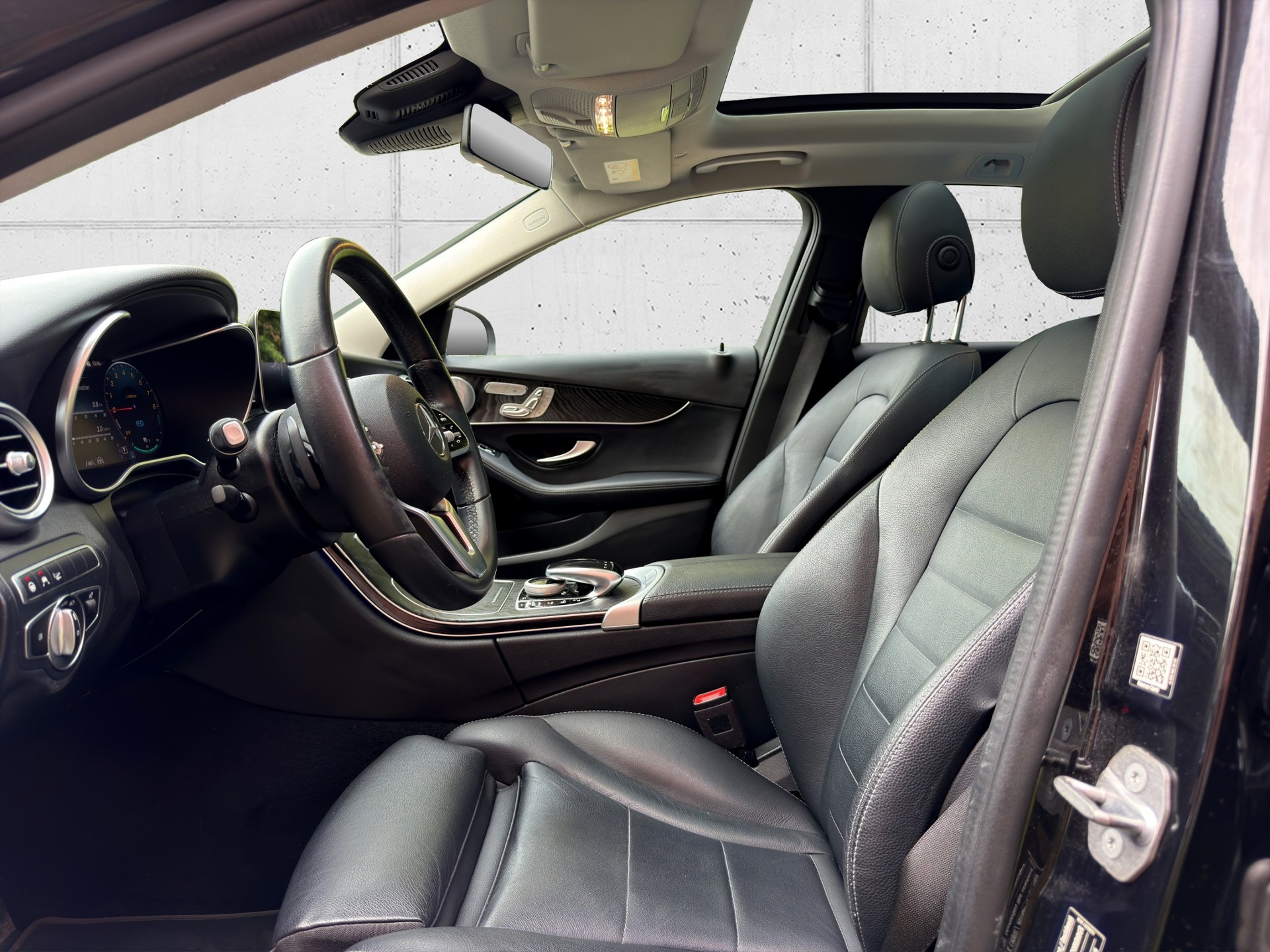 MERCEDES-BENZ C 300 e T-Modell AMG Line 9G-Tronic-image-10