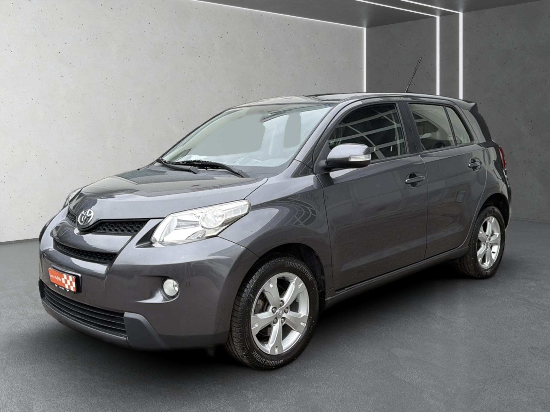TOYOTA UrbanCruiser 1.4 D-4D Linea Sol 4WD-image-3