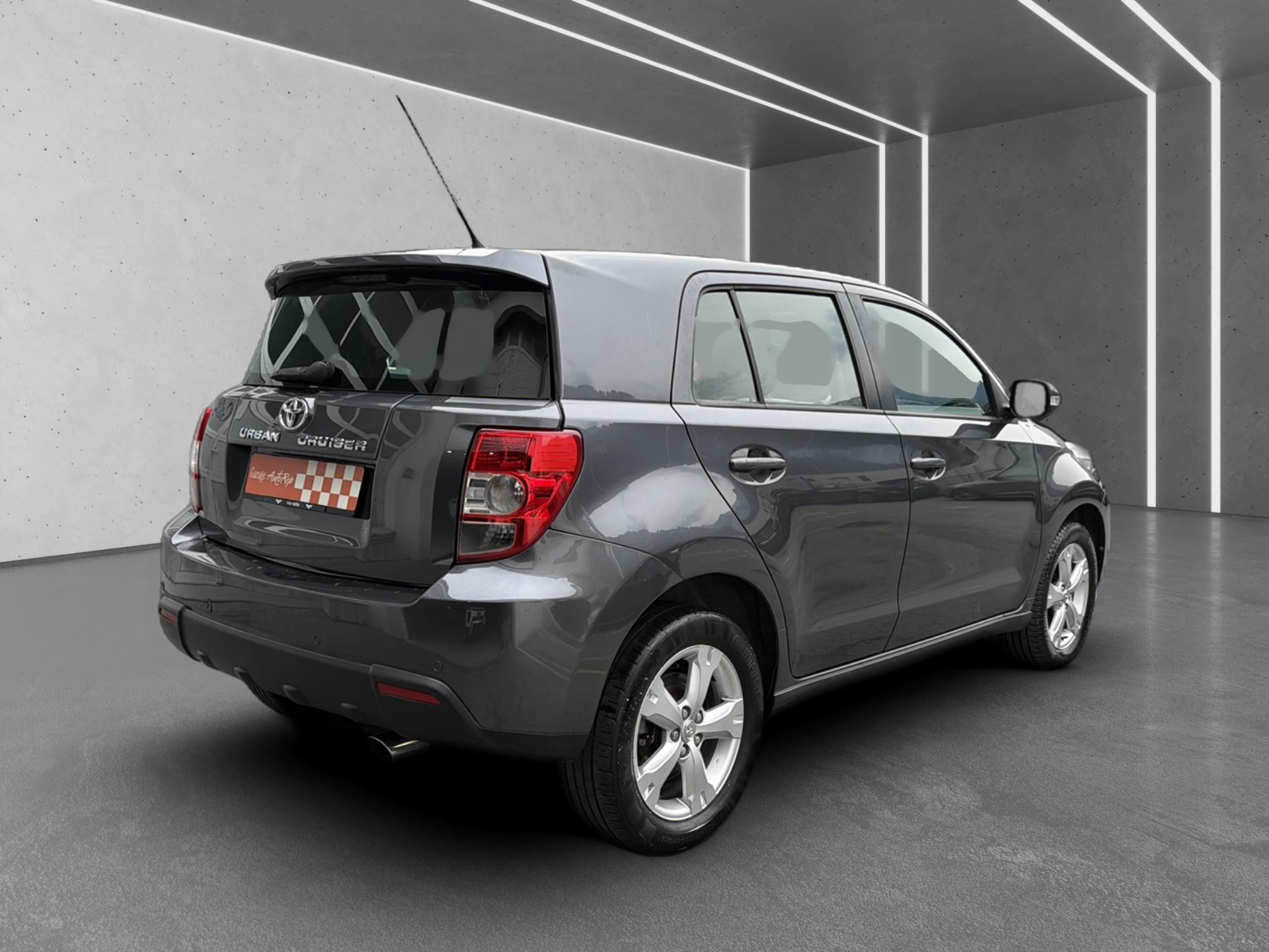TOYOTA UrbanCruiser 1.4 D-4D Linea Sol 4WD-image-7