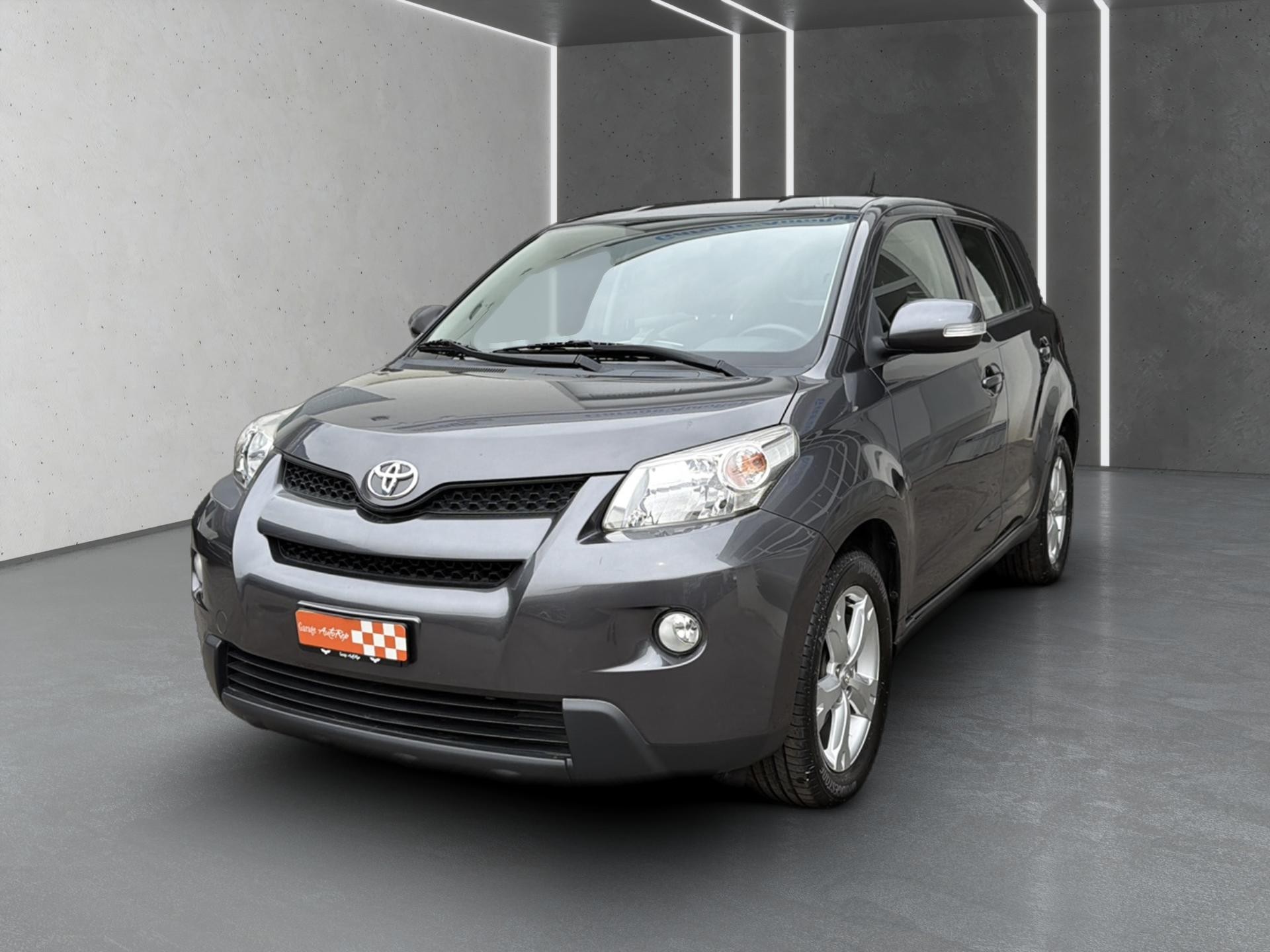 TOYOTA UrbanCruiser 1.4 D-4D Linea Sol 4WD-image-2