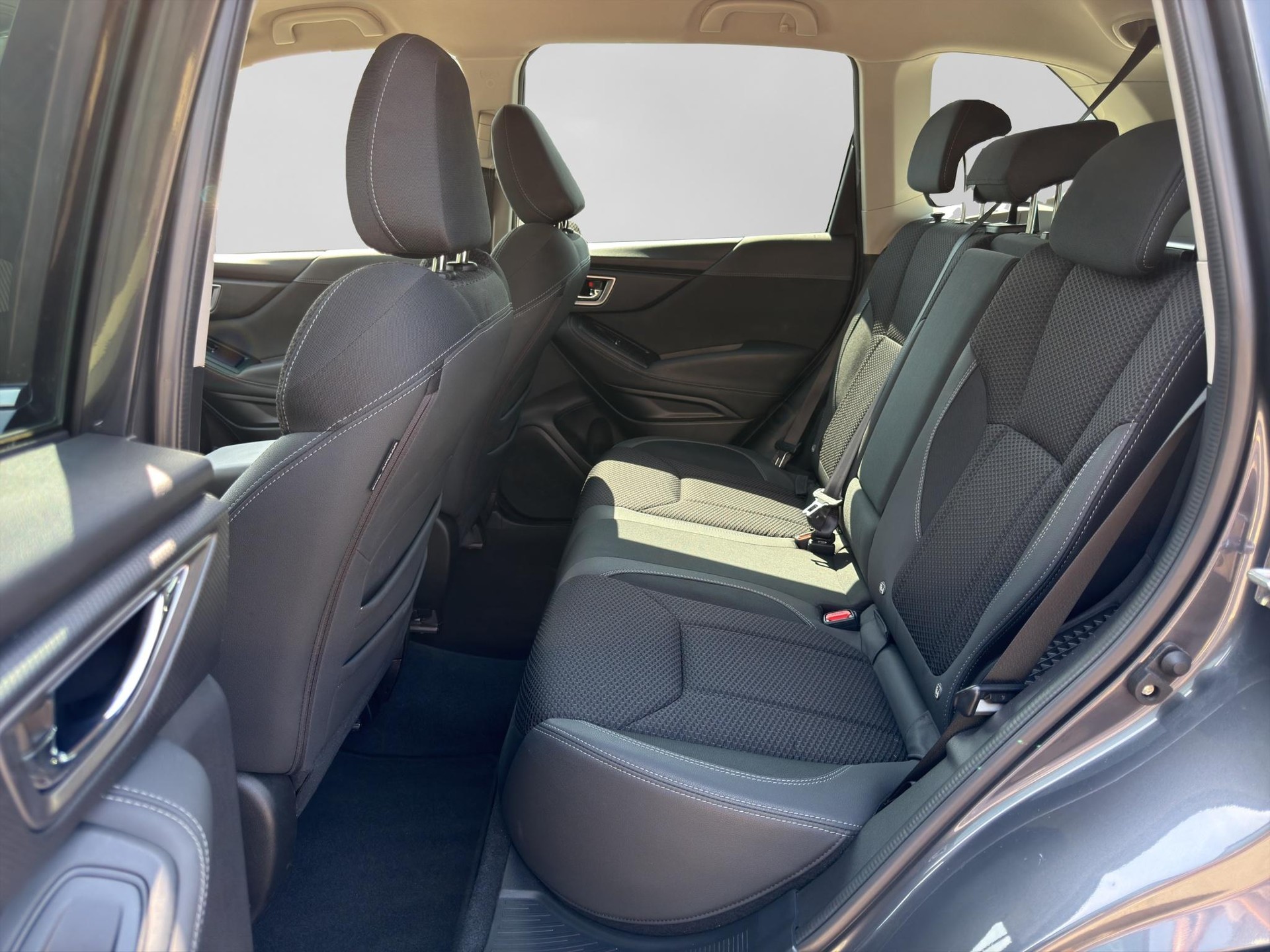SUBARU Forester Station 2.0i e-Boxer Swiss Plus-image-6