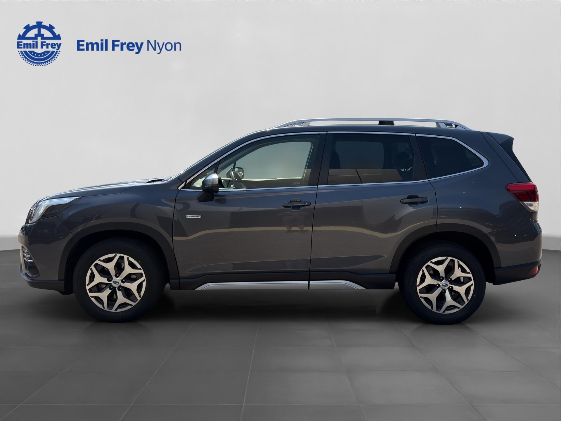 SUBARU Forester Station 2.0i e-Boxer Swiss Plus-image-2