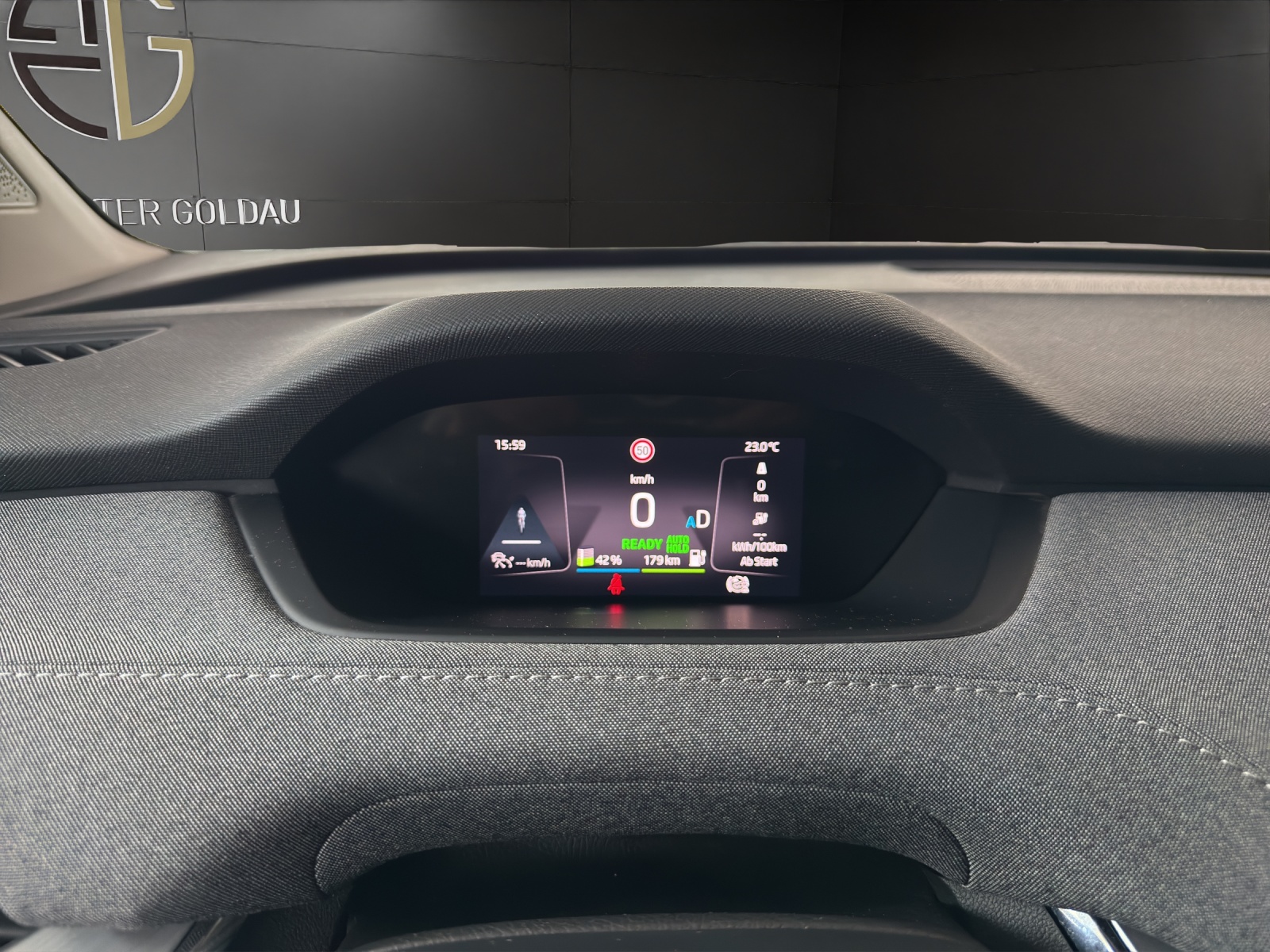 SKODA Enyaq iV 80x-image-9
