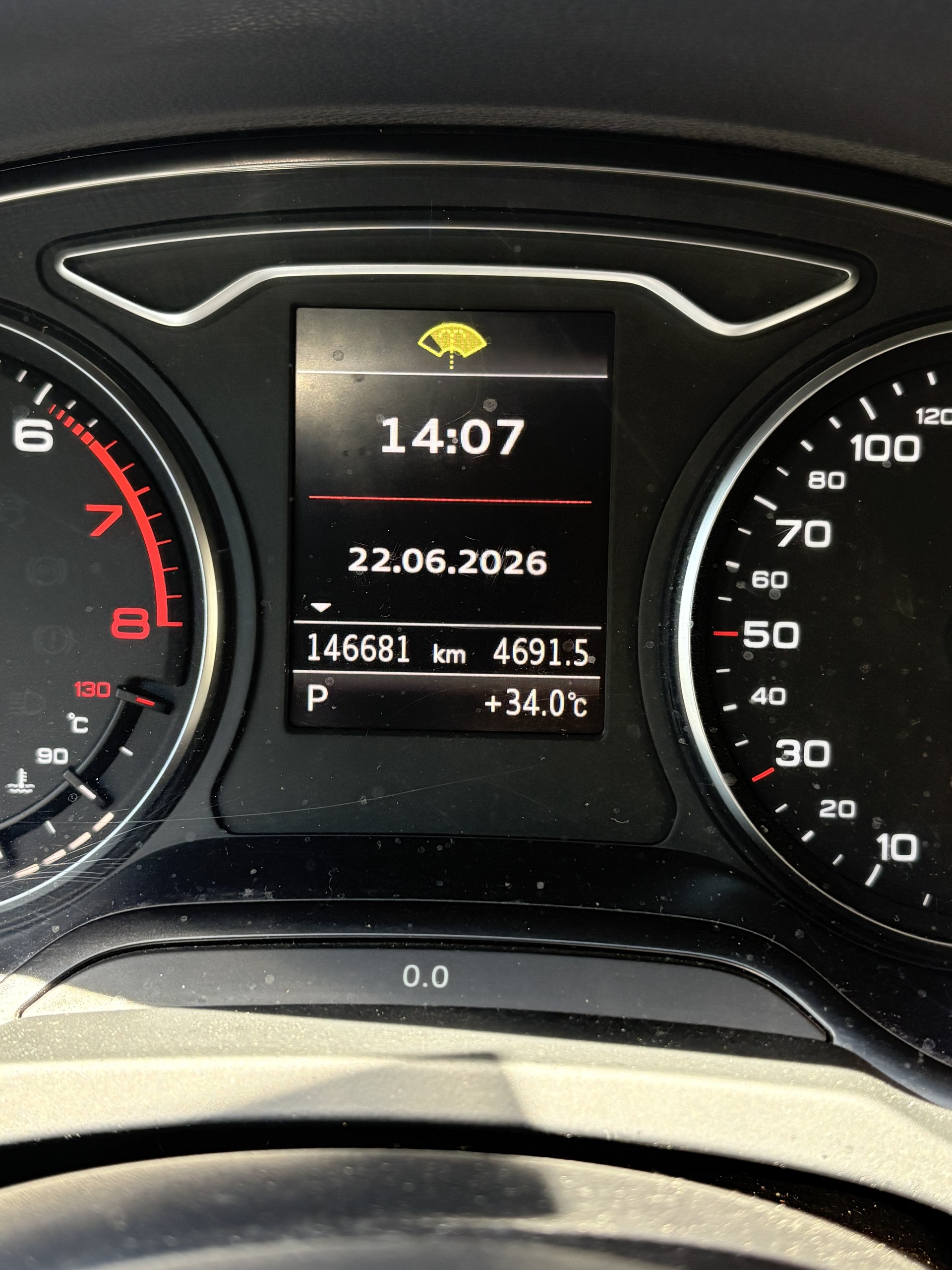 AUDI 1.4 T FSI COD Attraction S-Tr-image-4
