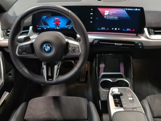 BMW iX2 xDrive 30 M Sport Pro-image-9