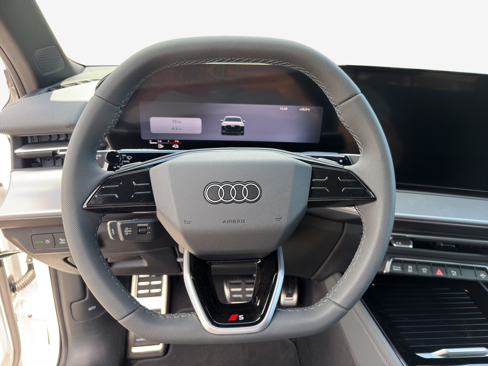 AUDI Q3 Sportback e-hybrid 200 kW S tronig-image-9