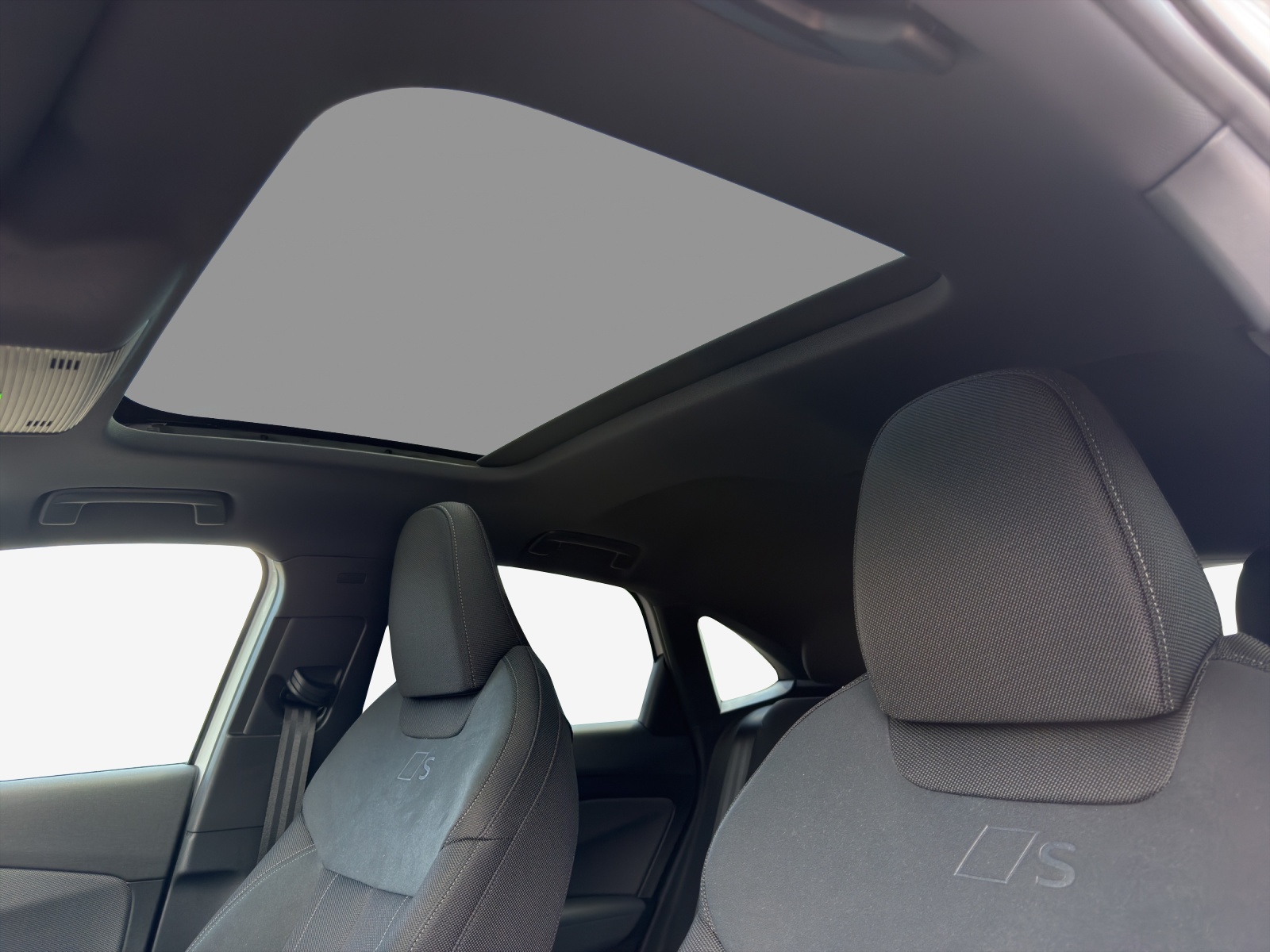 AUDI Q3 Sportback e-hybrid 200 kW S tronig-image-14