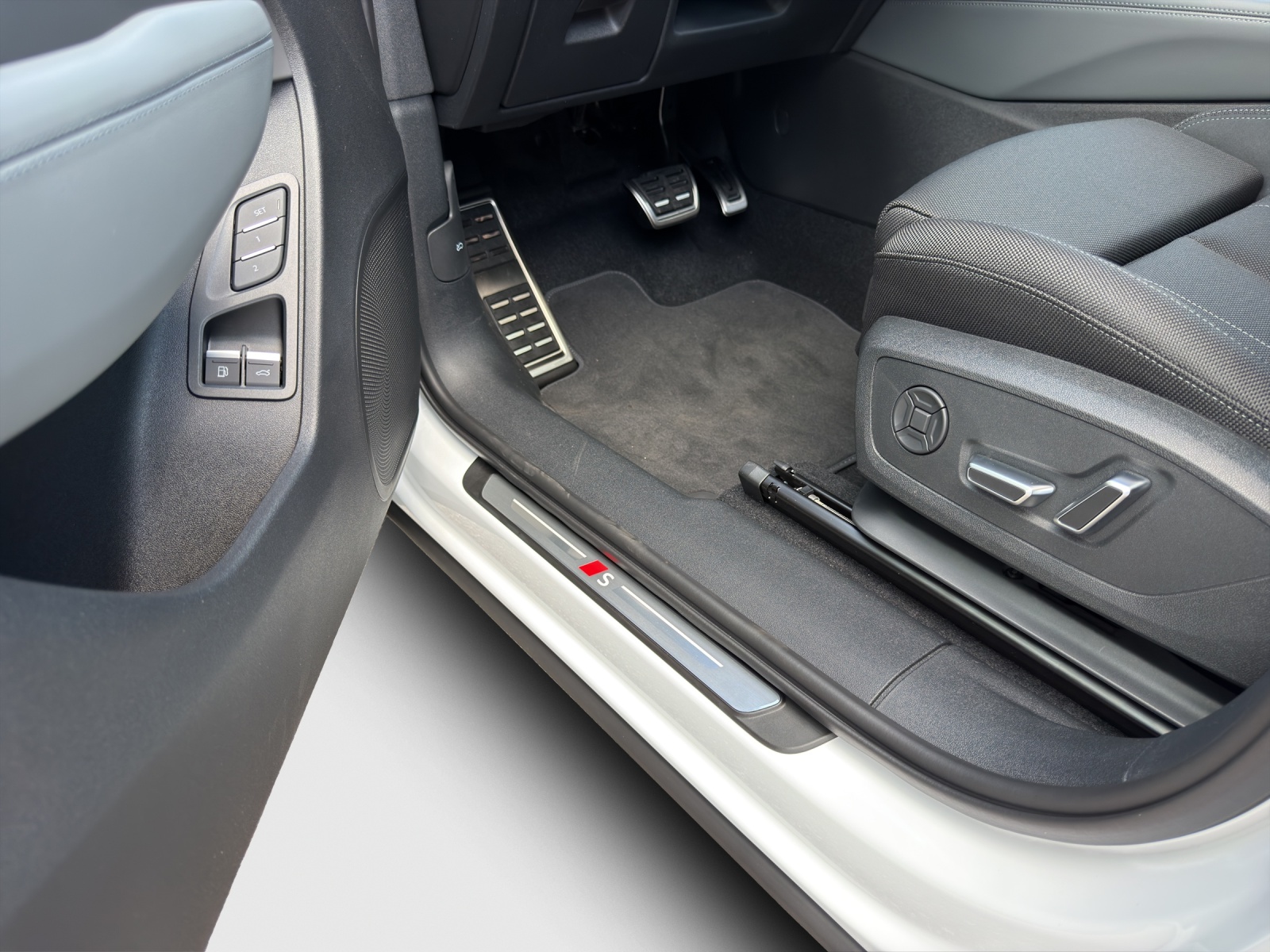AUDI Q3 Sportback e-hybrid 200 kW S tronig-image-15