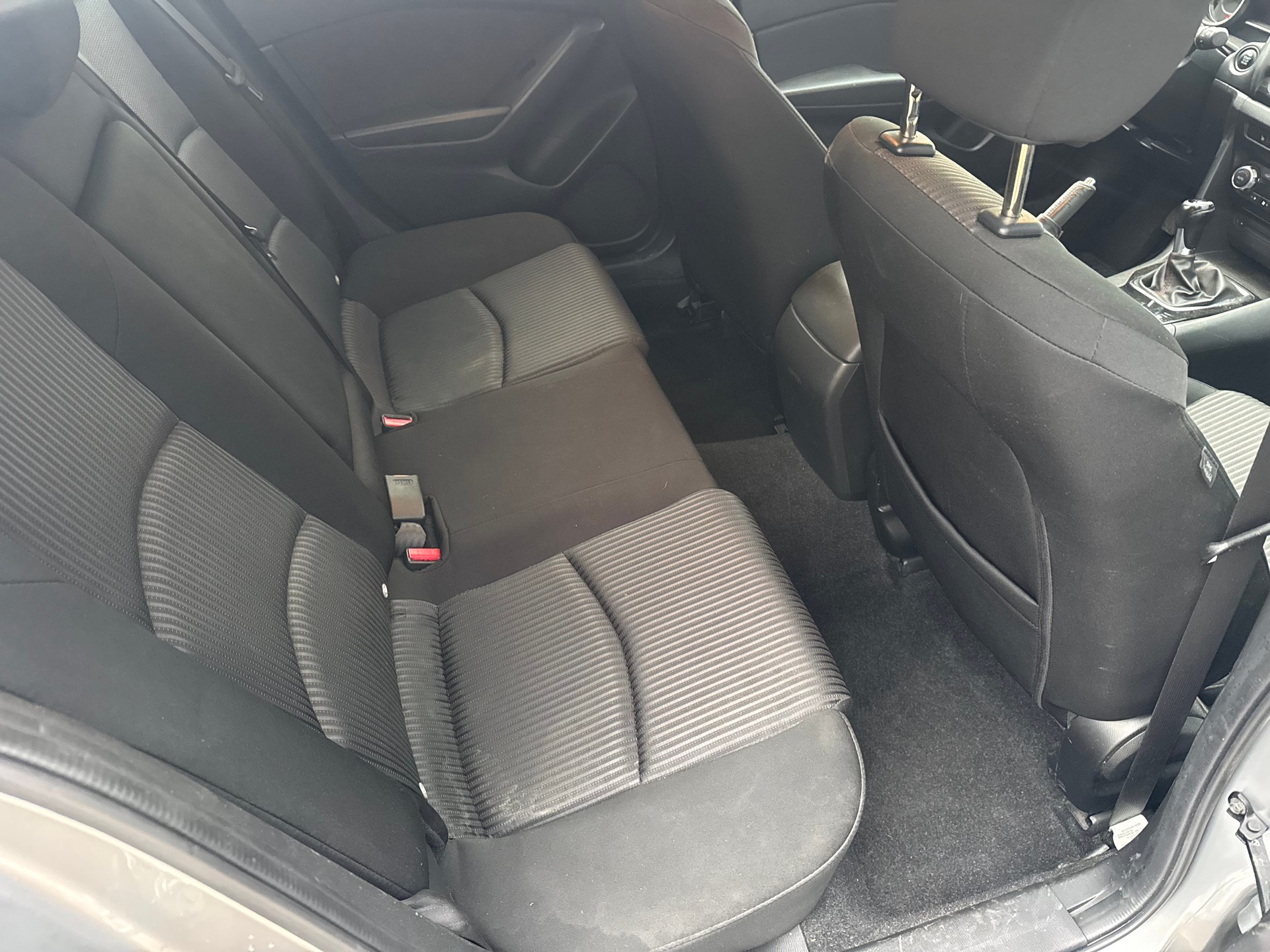 MAZDA 3 2.2 16V CD Ambition Plus-image-7
