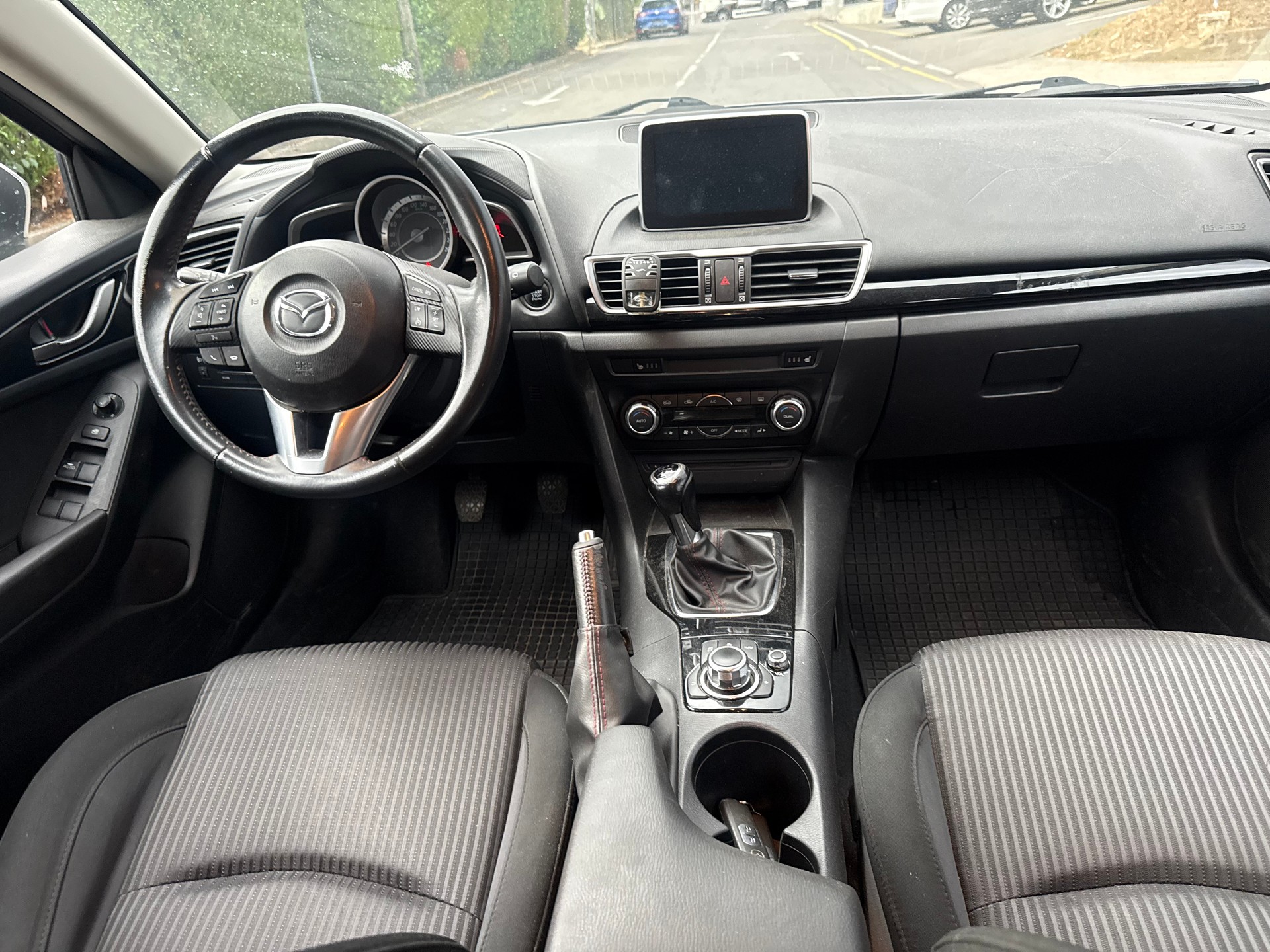 MAZDA 3 2.2 16V CD Ambition Plus-image-8