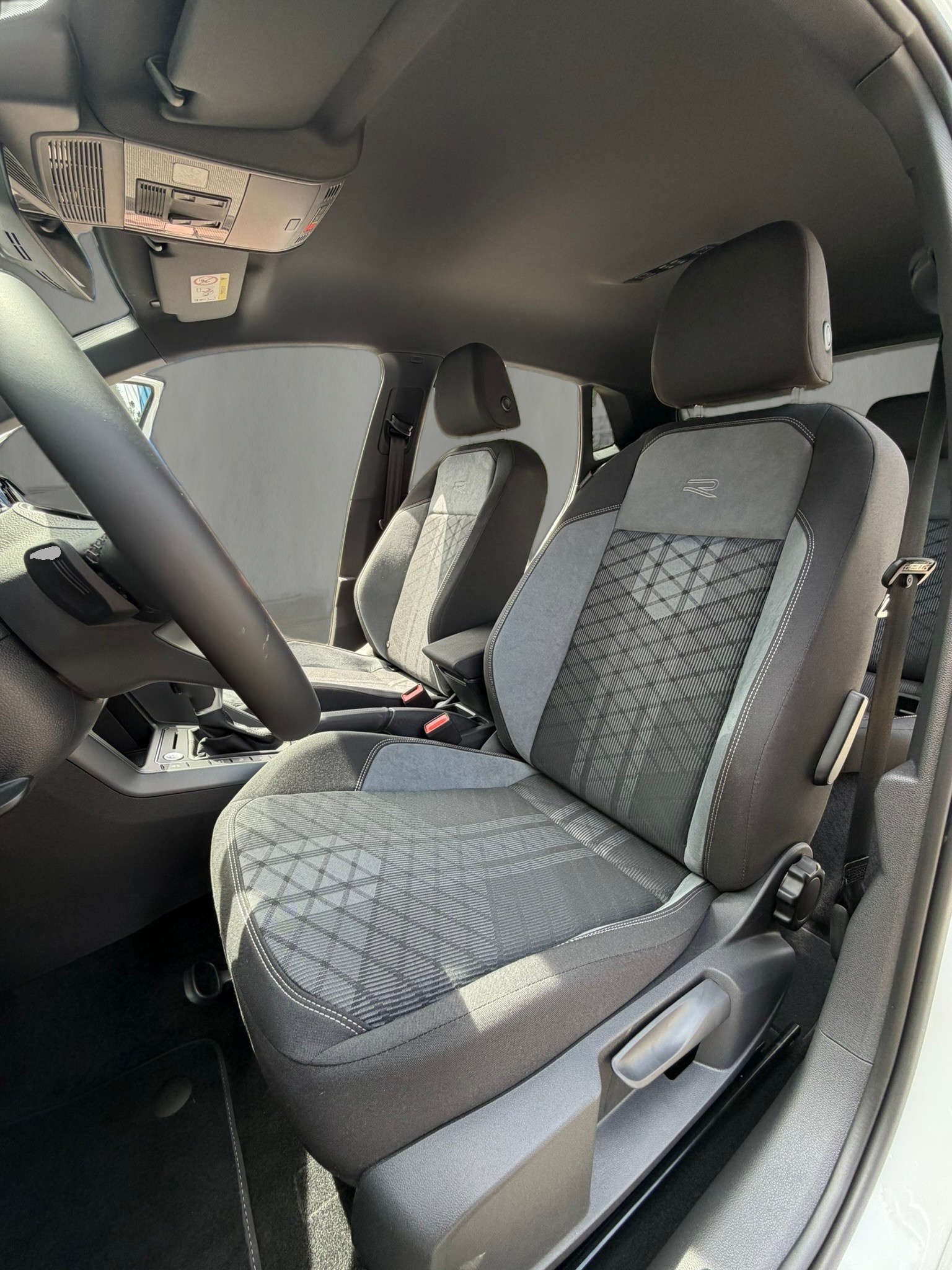 VW Polo 1.0 TSI R-Line United DSG-image-11