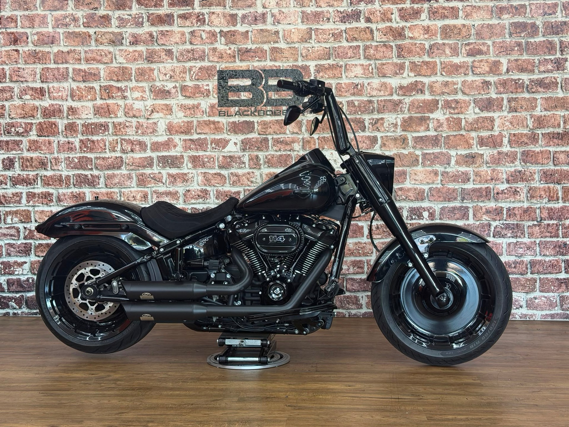 HARLEY-DAVIDSON FLFBS Fat Boy 114-showroom-element-1