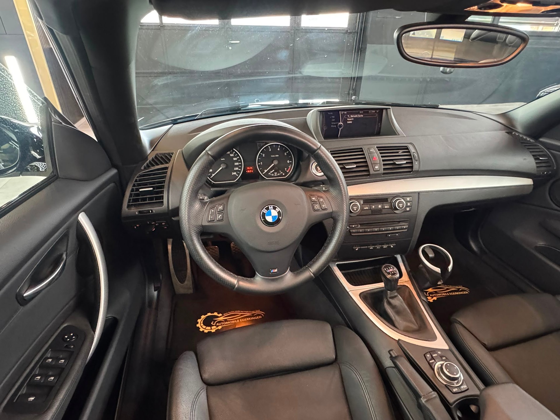 BMW 118i Cabrio-image-8