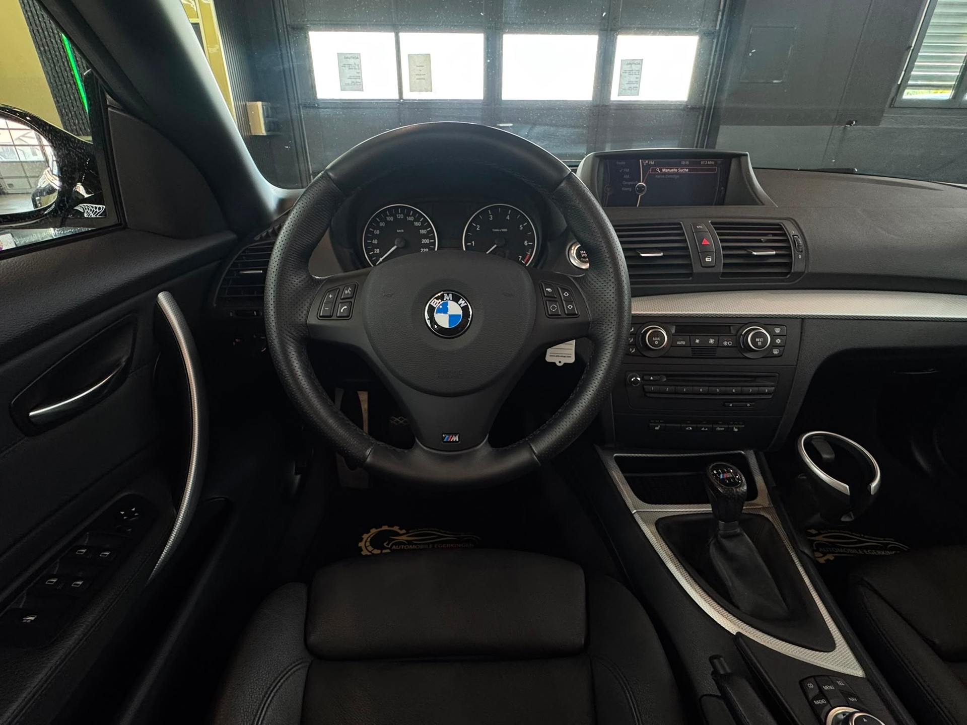BMW 118i Cabrio-image-13
