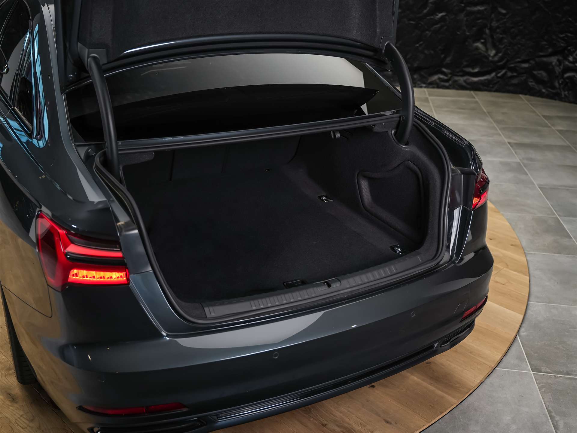 AUDI A6 Limousine 45 TFSI Design quattro S-tronic *21" Felgen*Assistenzpaket Tour*Leder Milano*-image-43