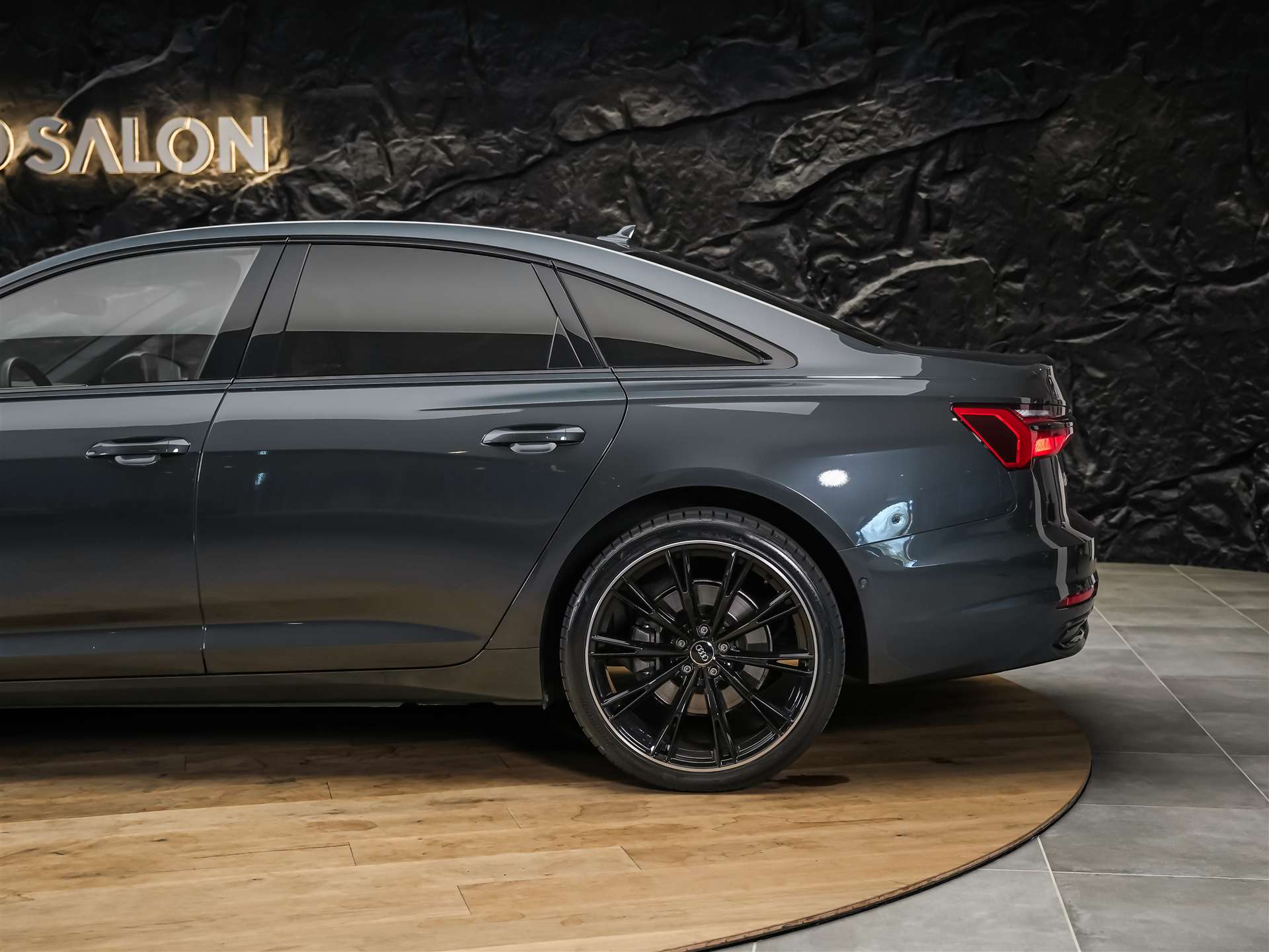 AUDI A6 Limousine 45 TFSI Design quattro S-tronic *21" Felgen*Assistenzpaket Tour*Leder Milano*-image-16