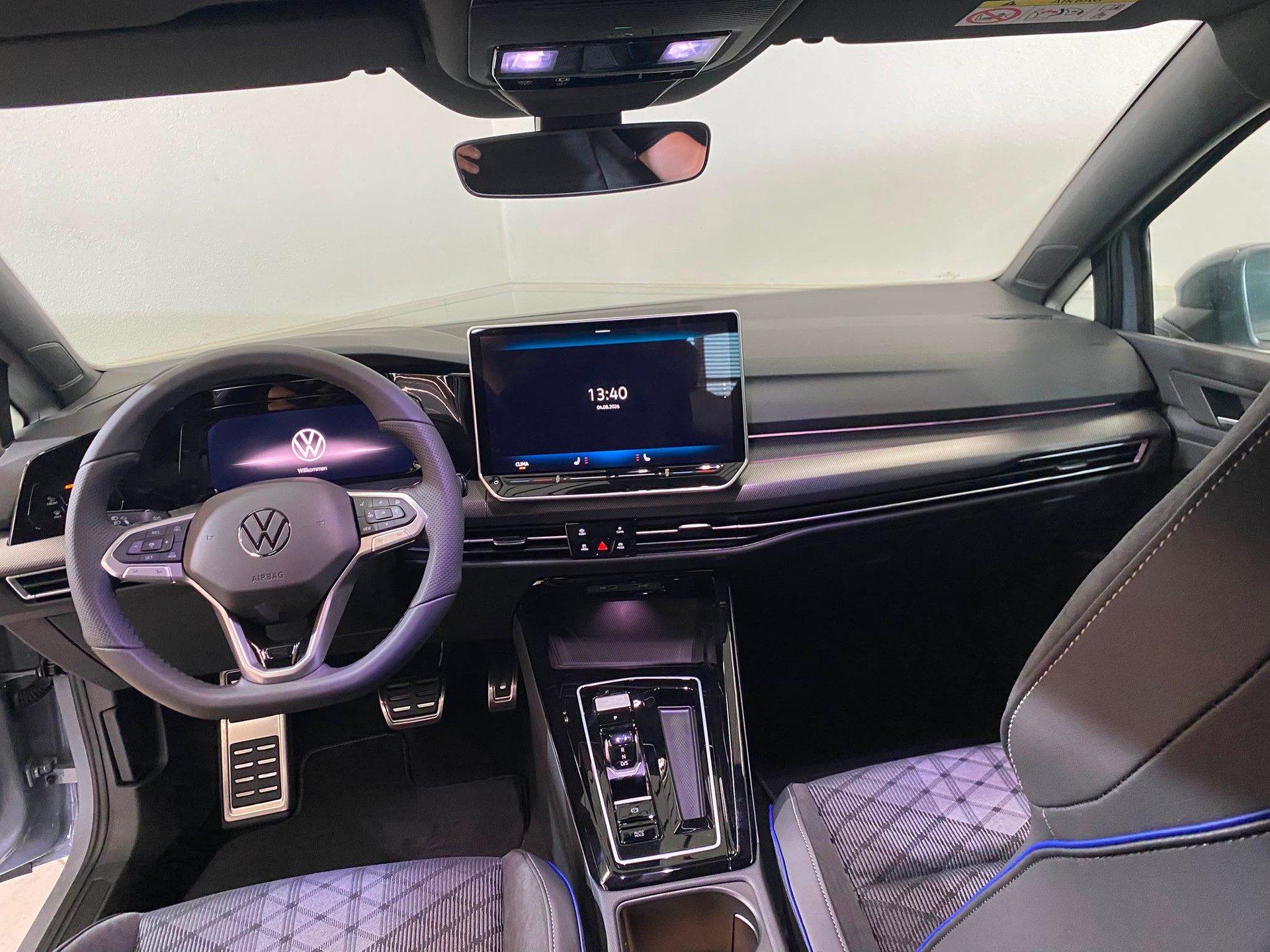 VW Golf 2.0 TSI R-Line DSG 4 Motion-image-9