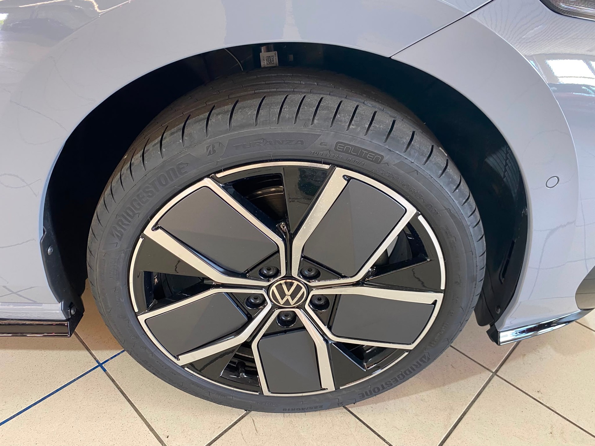 VW Golf 2.0 TSI R-Line DSG 4 Motion-image-4