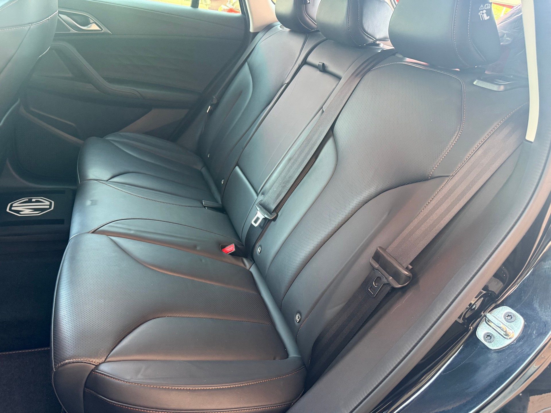 MG HS 1.5 T PHEV Luxury-image-8