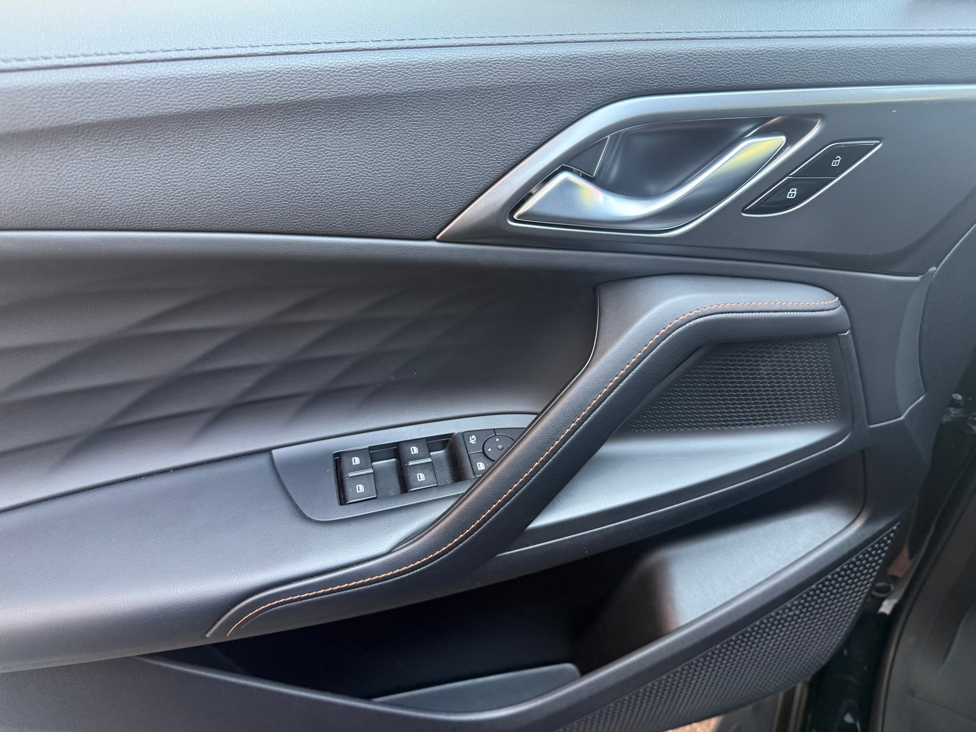 MG HS 1.5 T PHEV Luxury-image-6